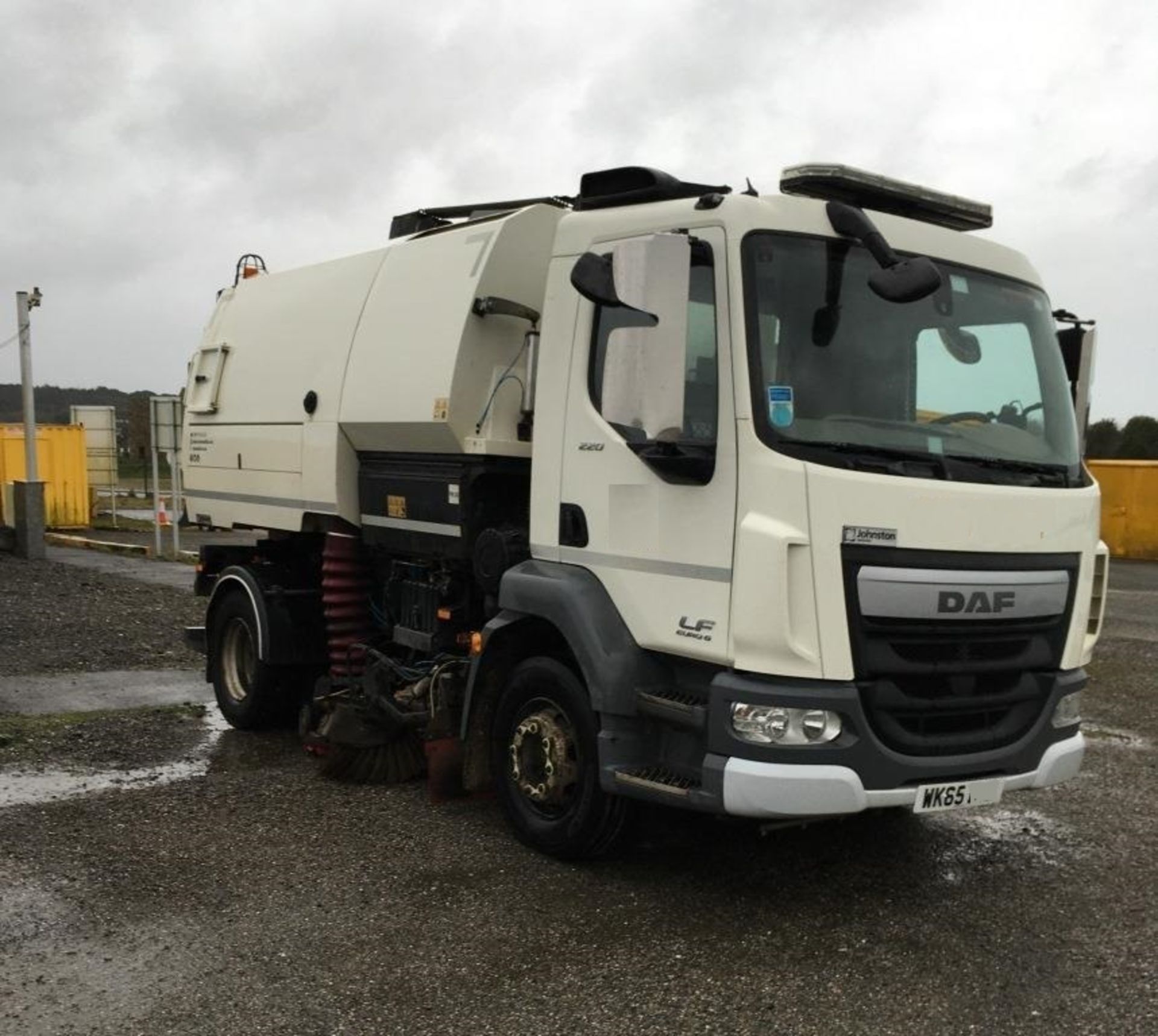 2016 DAF LF55 Fitted Johnson VT651 Sweeper (52k km) - Bild 2 aus 14