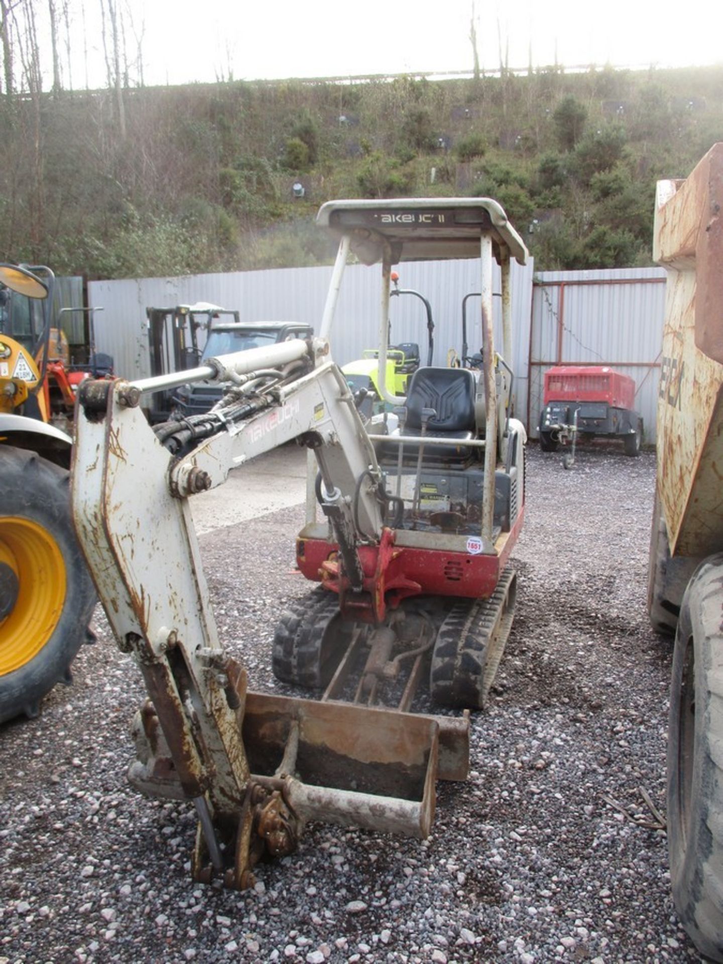 TAKEUCHI TB016 C/W 2 BUCKETS 4888HRS (TO BE SOLD AFTER LOT 1340)