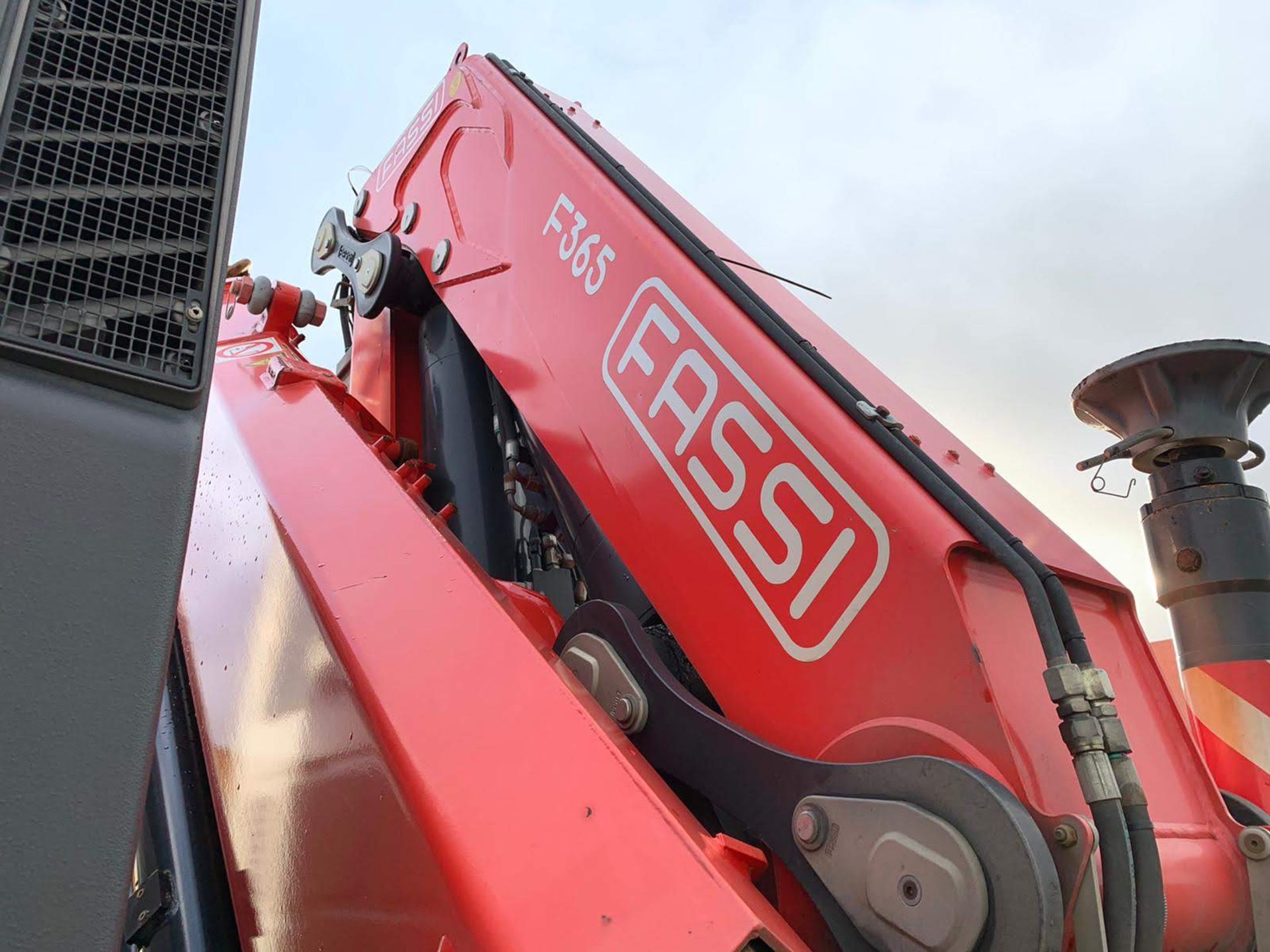 2014 Iveco Stralis 360 8 Wheel Beavertail c/w Fassi F3655 Crane (131k km) - Image 5 of 12