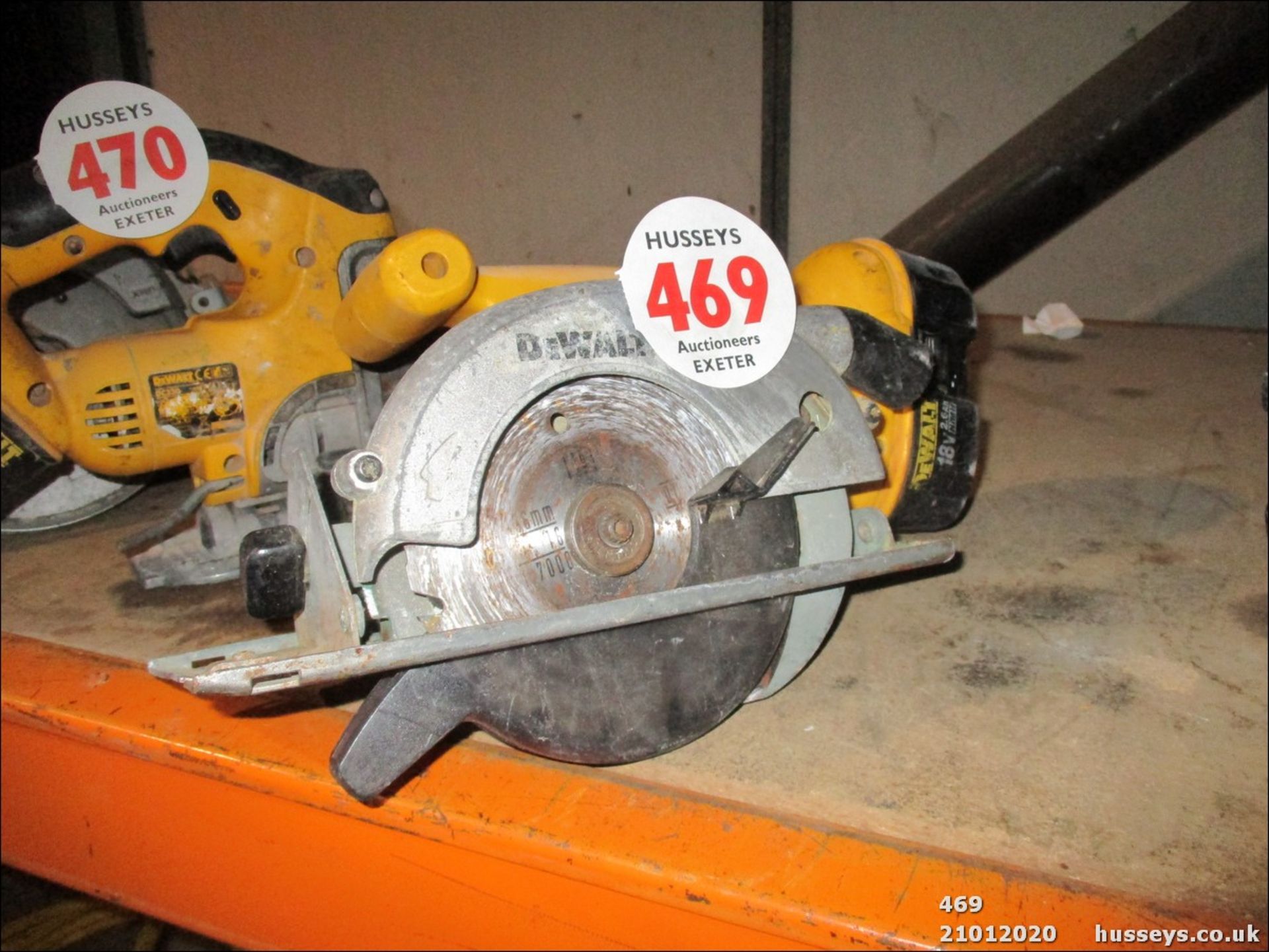 CORDLESS DEWALT SAW