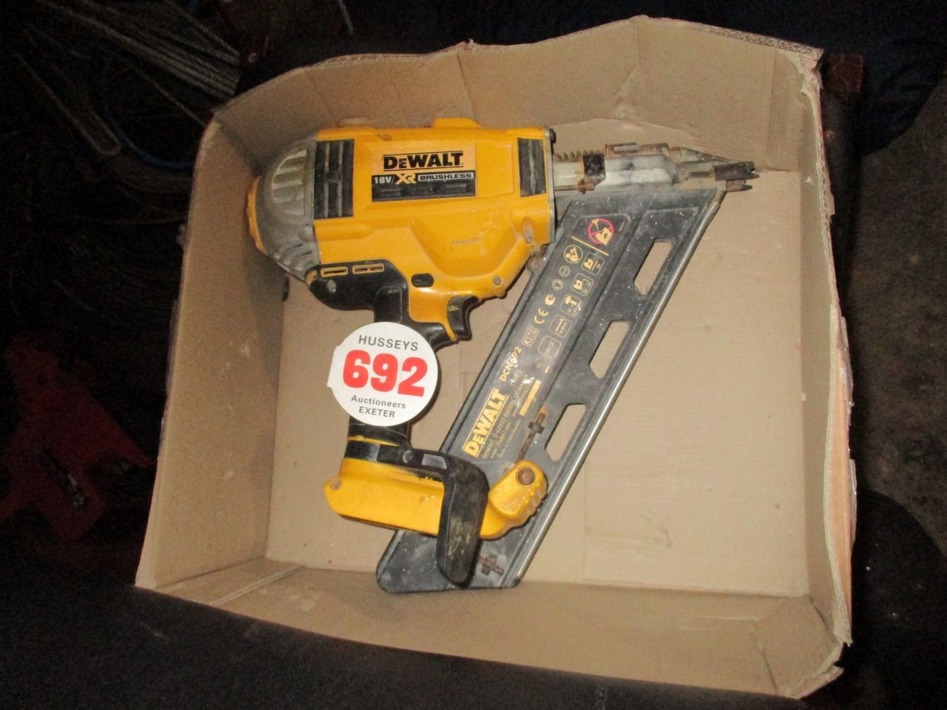 DEWALT NAIL GUN