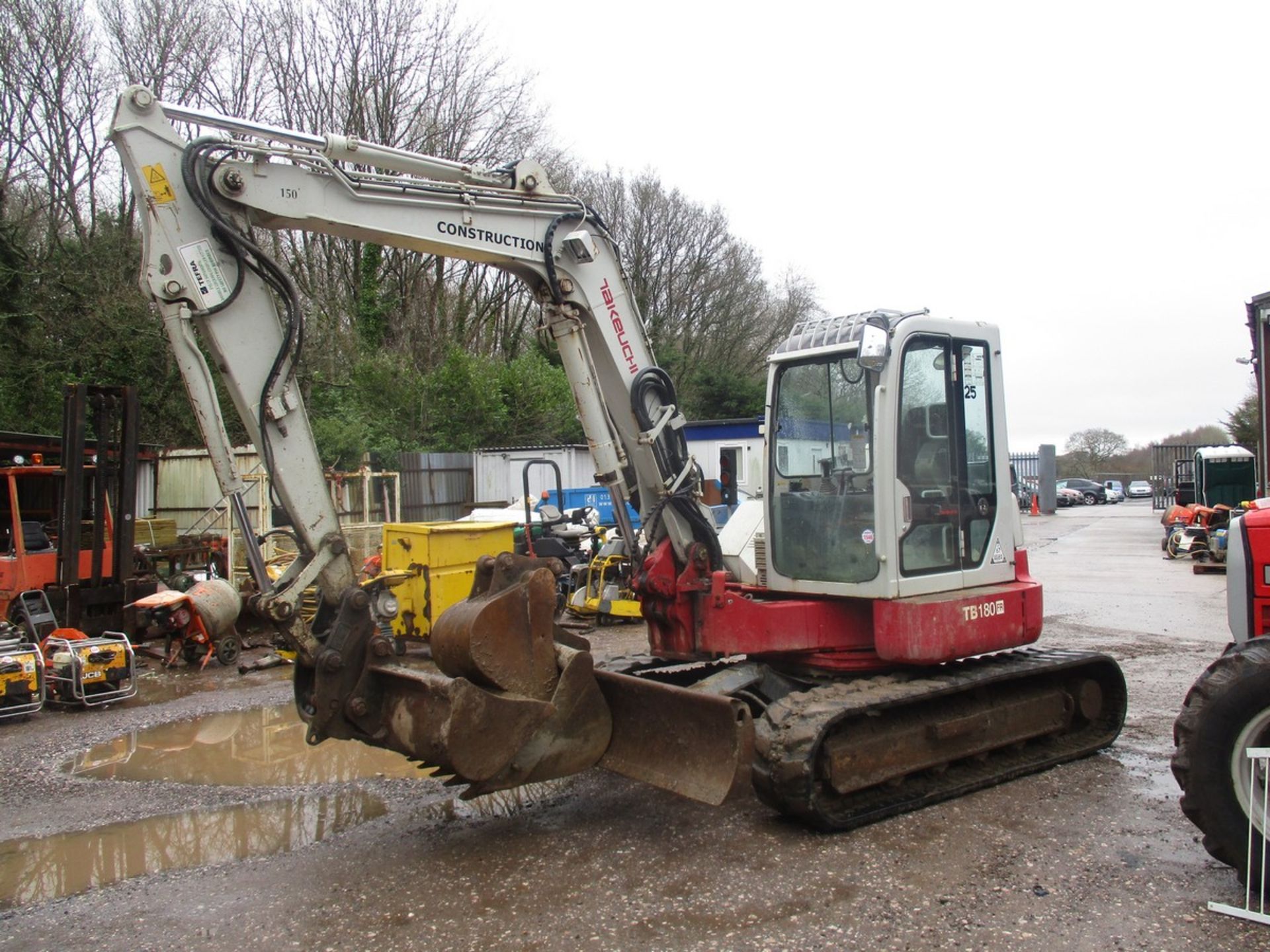 TAKEUCHI TB180 C/W 3 BUCKETS 2012 4438HRS