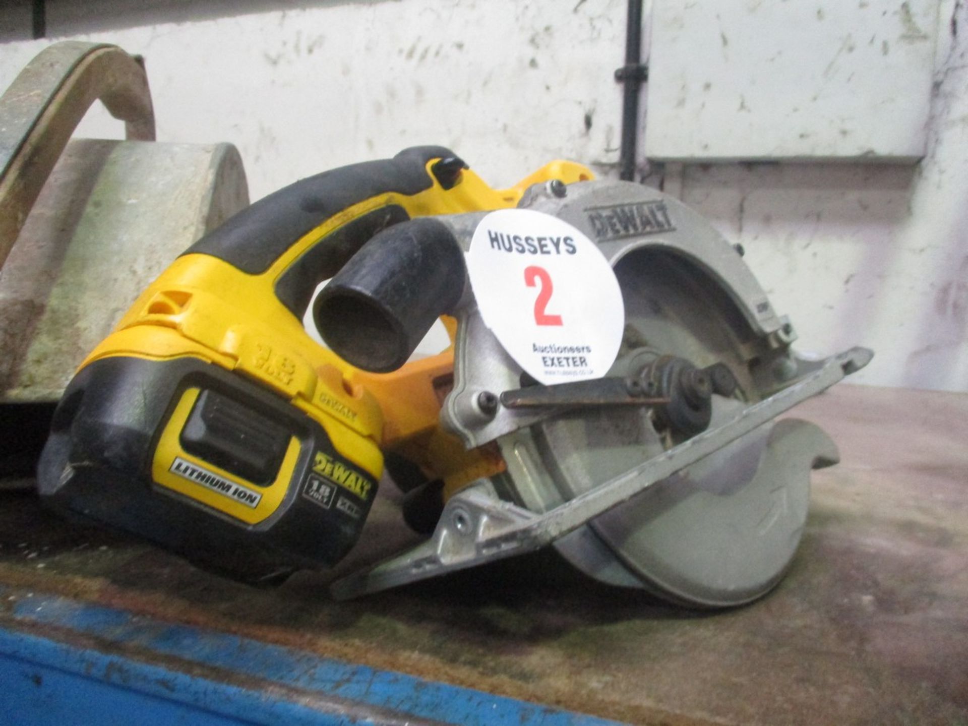 CORDLESS DEWALT SAW