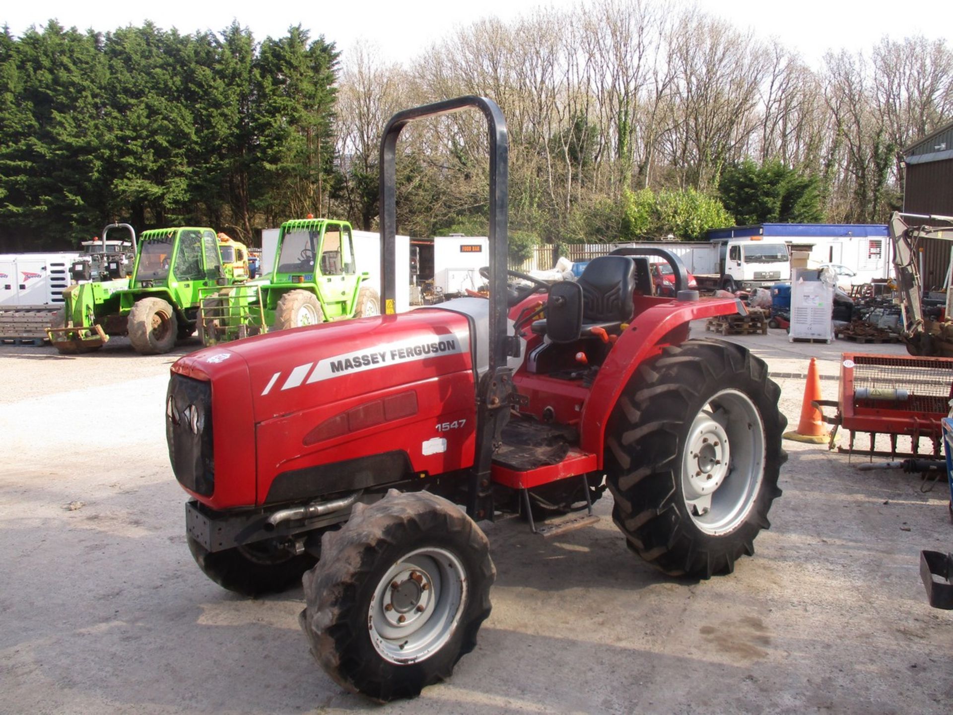 MASSEY FERGUSON 1547 TRACTOR WK64 AAY 2521HRS - Image 2 of 6