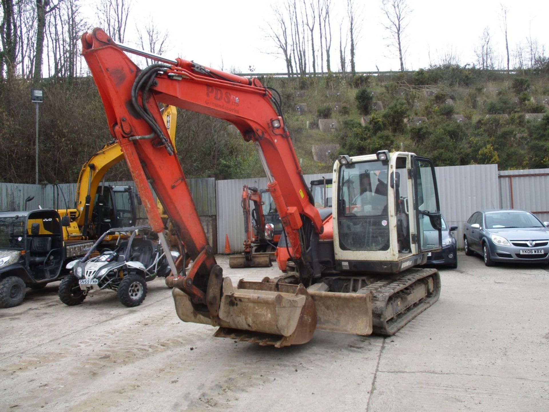 KUBOTA KX080-3 EXCAVATOR 2009 C/W 2 BUCKETS - Image 2 of 8