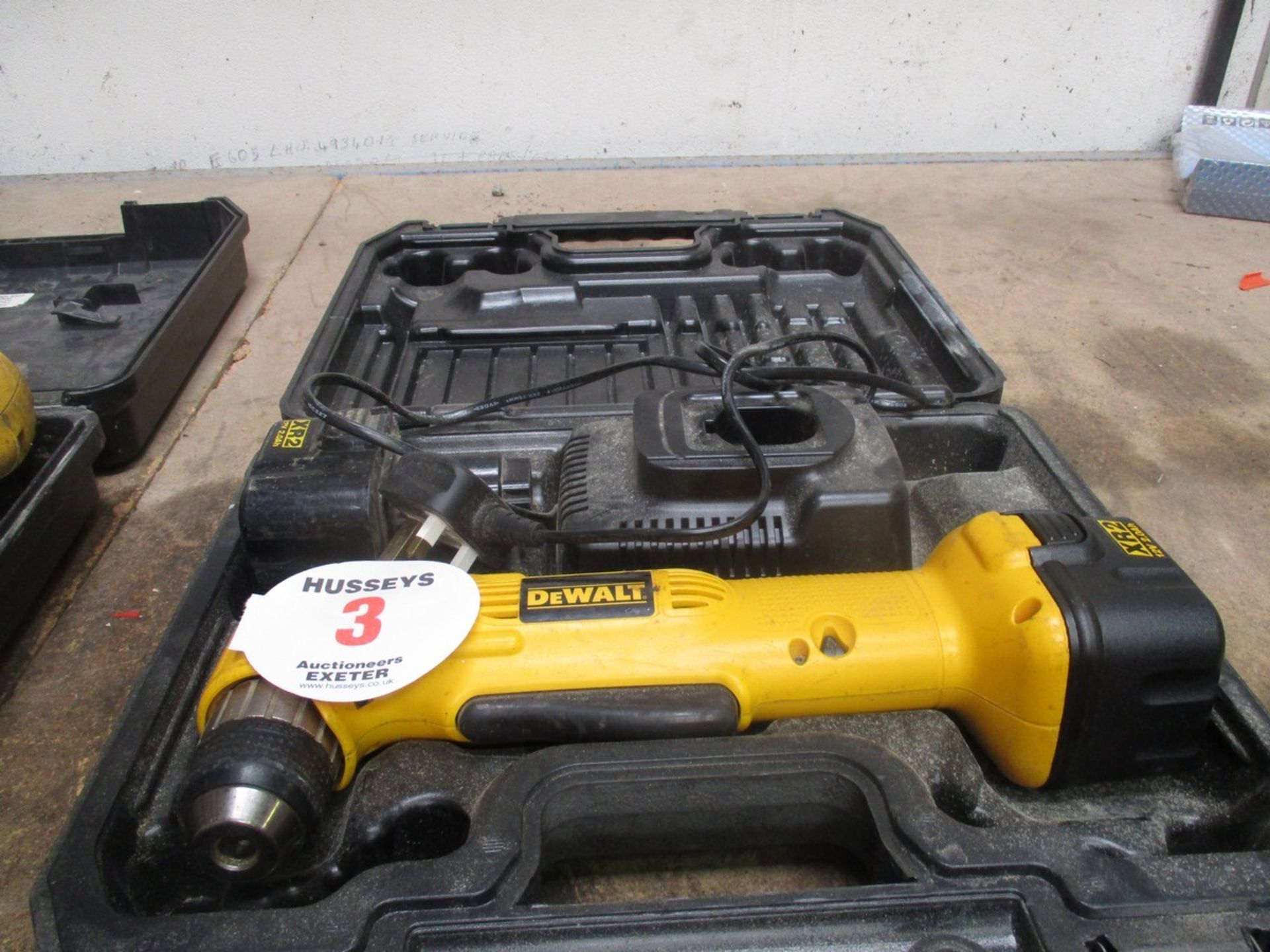 CORDLESS DEWALT RIGHT ANGLE DRILL