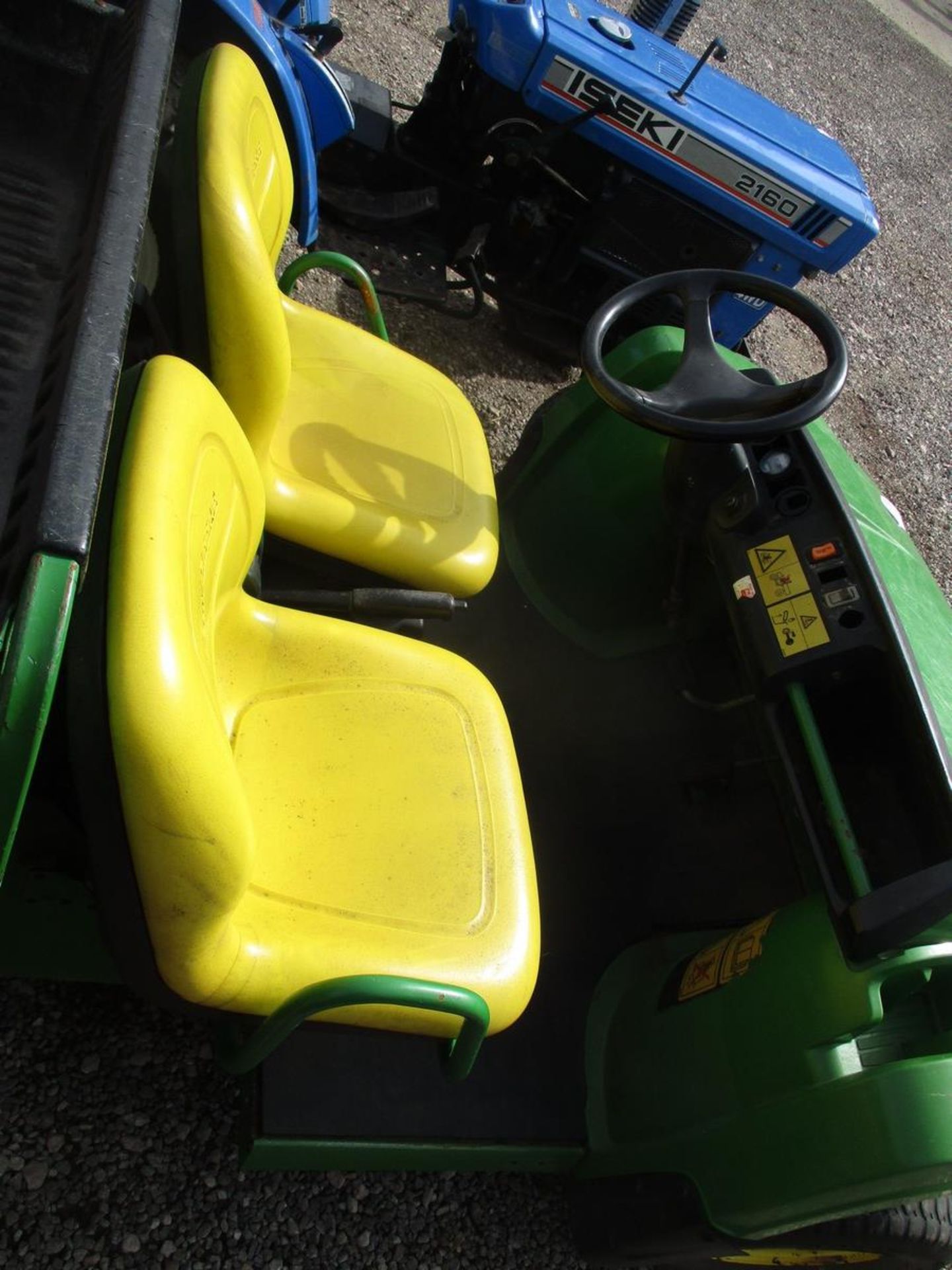 JOHN DEERE GATOR C/W CHARGER - Image 2 of 4