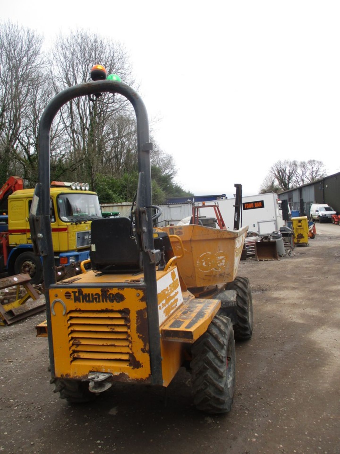 THWAITES 3 TON SWIVEL SKIP DUMPER 2011 RDST - Image 4 of 6