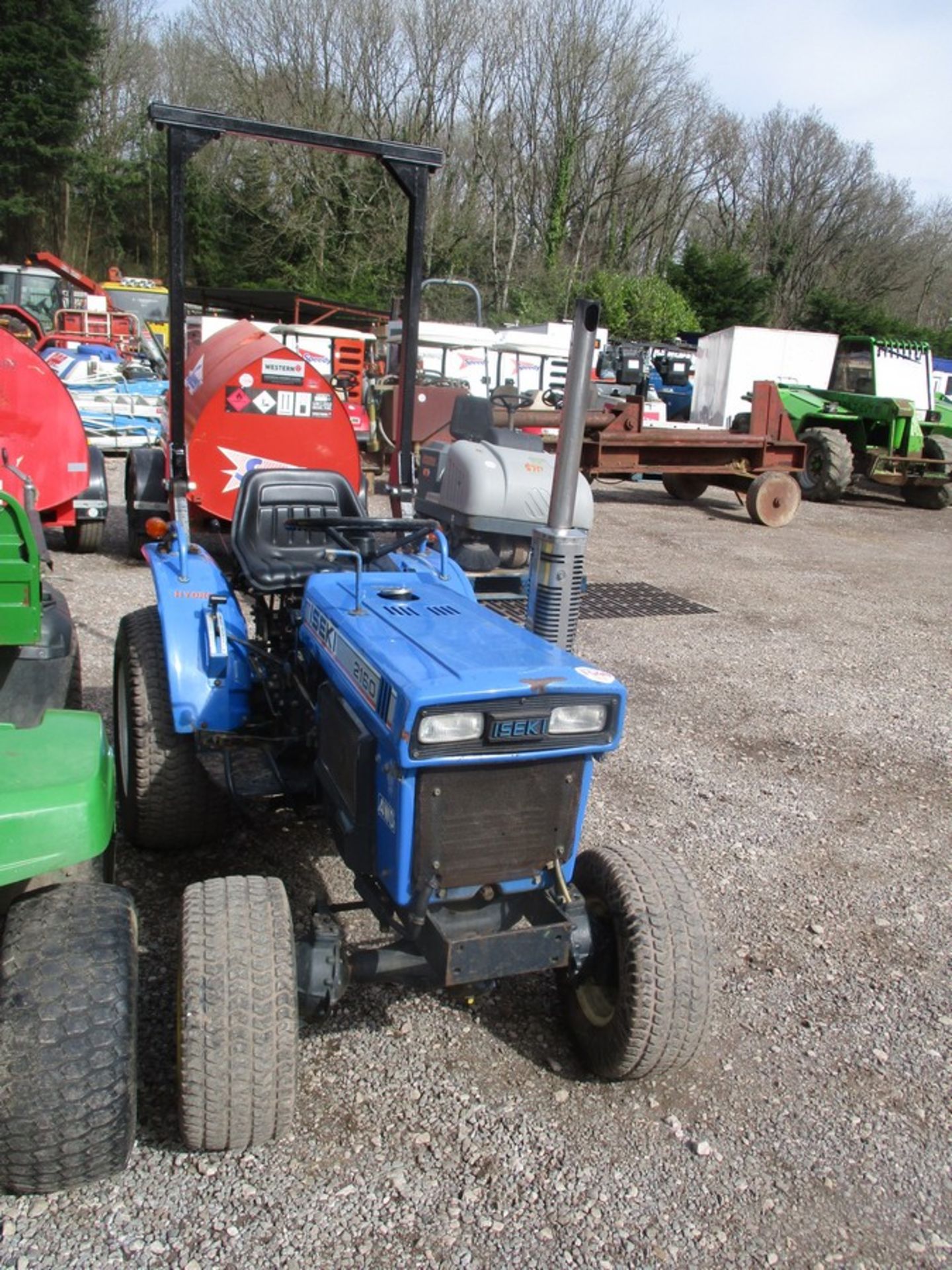 ISEKI 2160 16HP 4WD COMPACT TRACTOR HYDRO BOX RUNS & DRIVES - Image 2 of 5