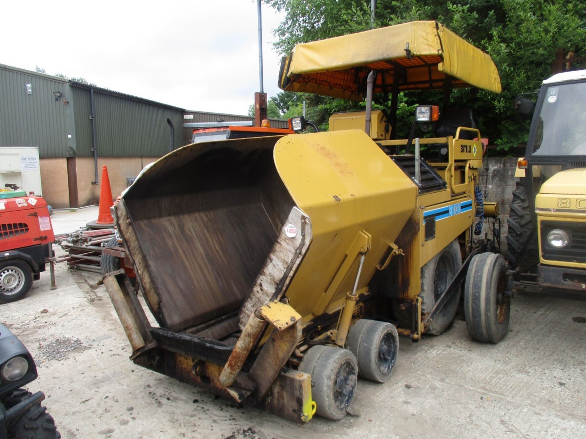 BITELLI BB730 PAVER 2007 APPROX 4000 HRS WEIGHT 7300KG PAVING WIDTH 1.7M-4M - Image 2 of 4