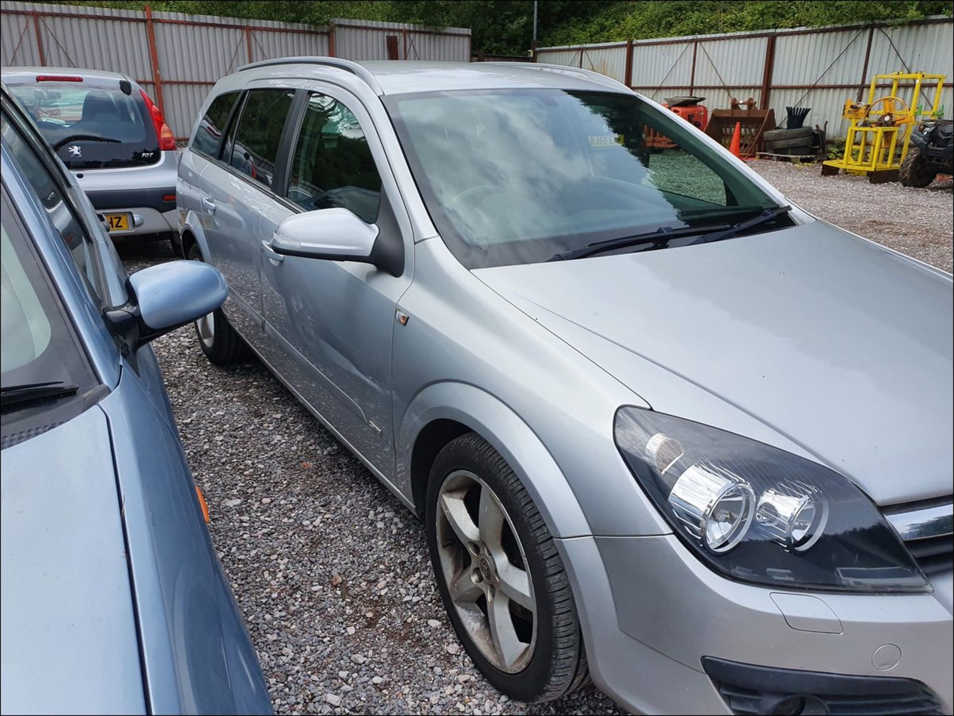 06/55 VAUXHALL ASTRA SRI XPACK AUTO - 1796cc 5dr Estate (Silver, 134k) - Image 13 of 13