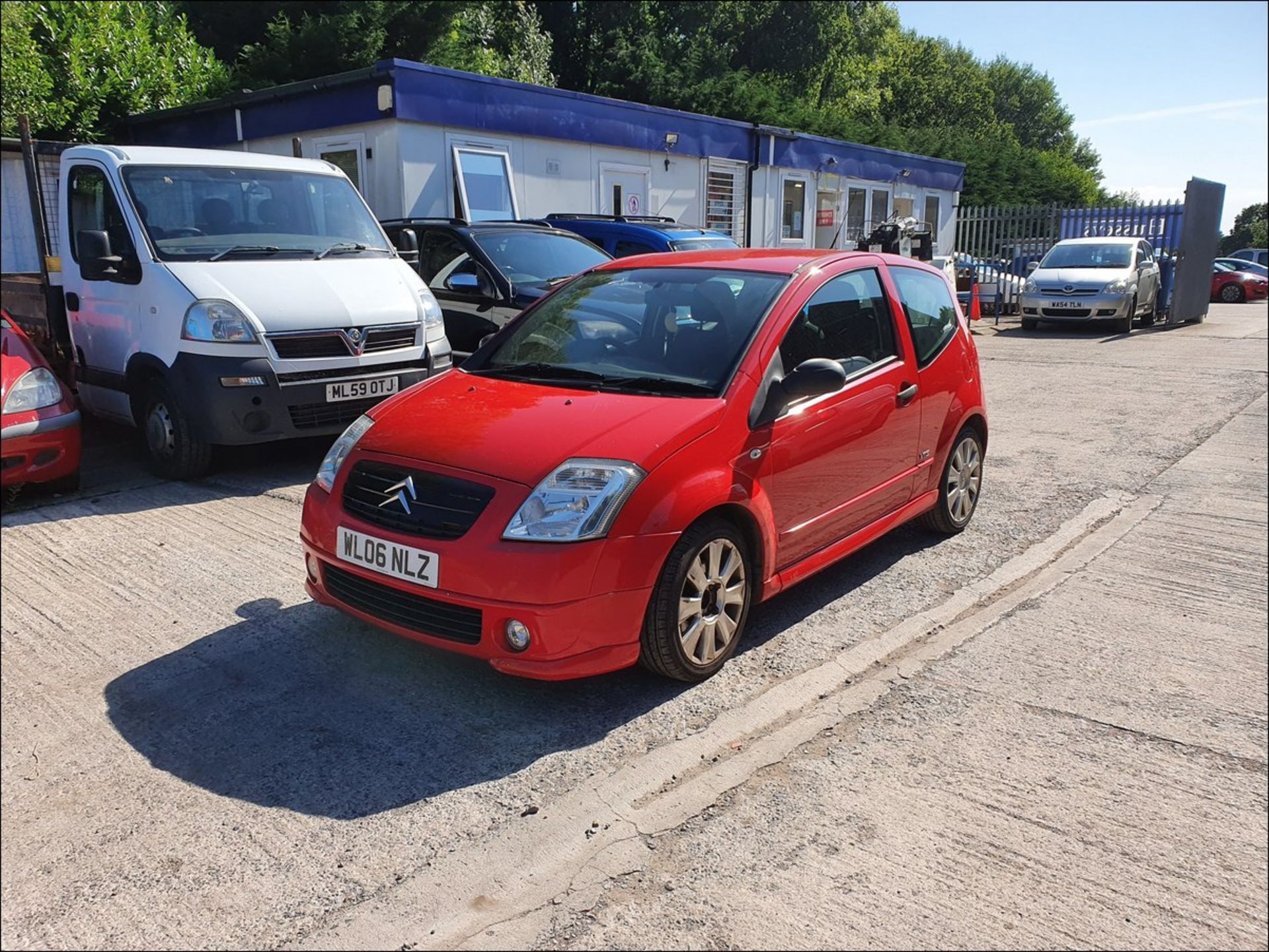 06/06 CITROEN C2 VTS - 1587cc 3dr Hatchback (Red, 89k) - Image 3 of 13