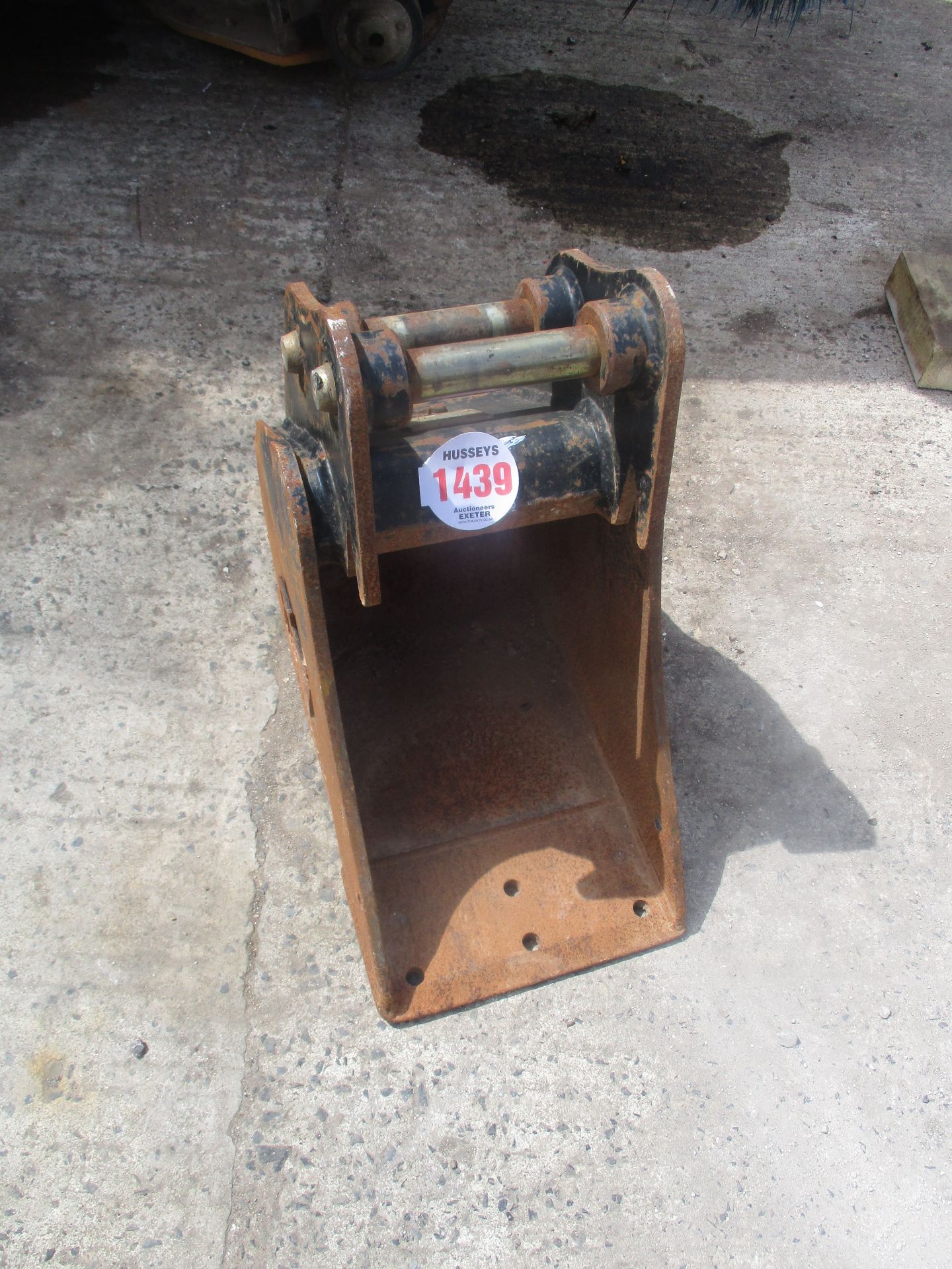 MINI DIGGER BUCKET