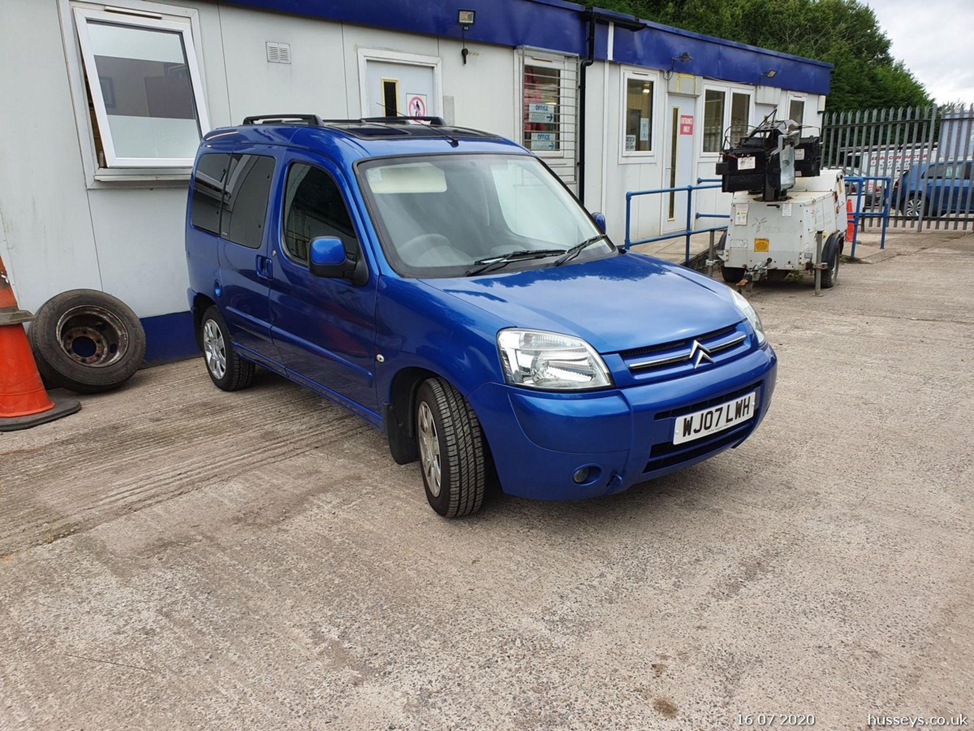 07/07 CITROEN BERLINGO M-S DESIRE 92 - 1560cc 5dr MPV (Blue, 98k) - Image 2 of 24