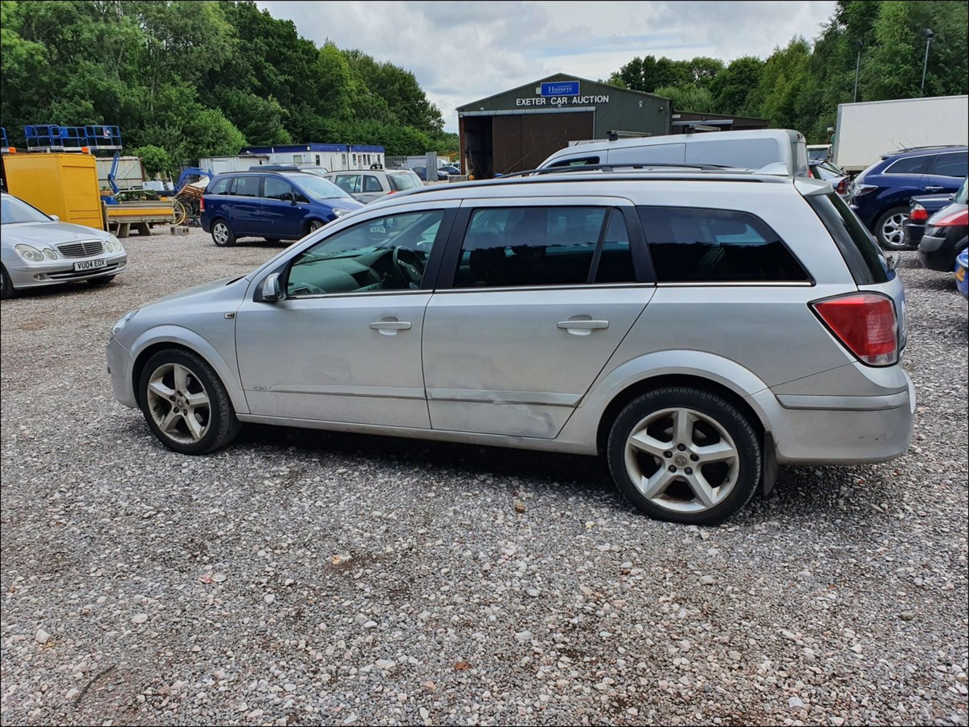 06/55 VAUXHALL ASTRA SRI XPACK AUTO - 1796cc 5dr Estate (Silver, 134k) - Image 4 of 13