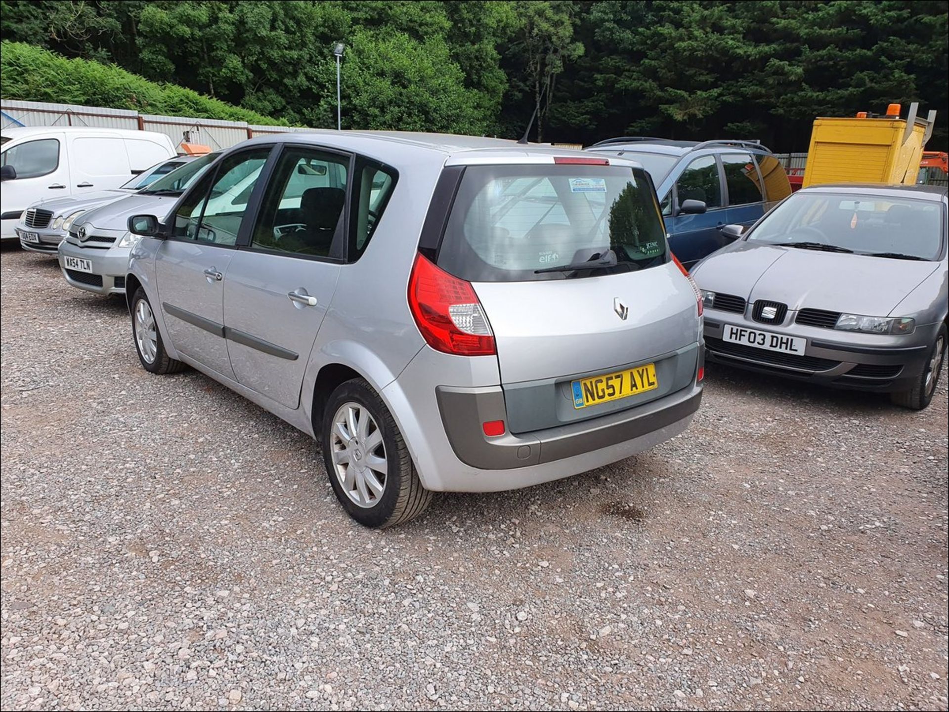 07/57 RENAULT SCENIC DYN VVT - 1598cc 5dr MPV (Silver, 125k) - Image 2 of 10