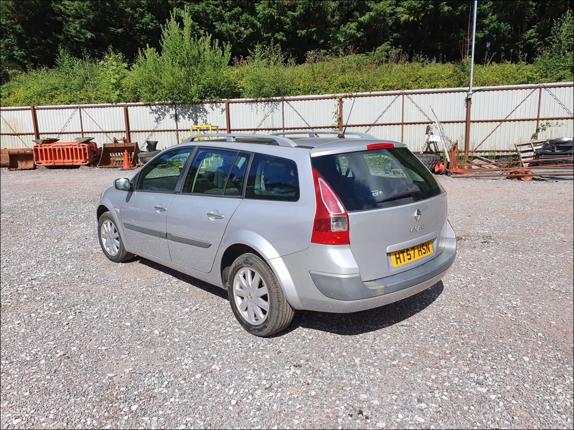 08/57 RENAULT MEGANE DYNAMIQUE - 1598cc 5dr Estate (Silver, 88k) - Image 6 of 15