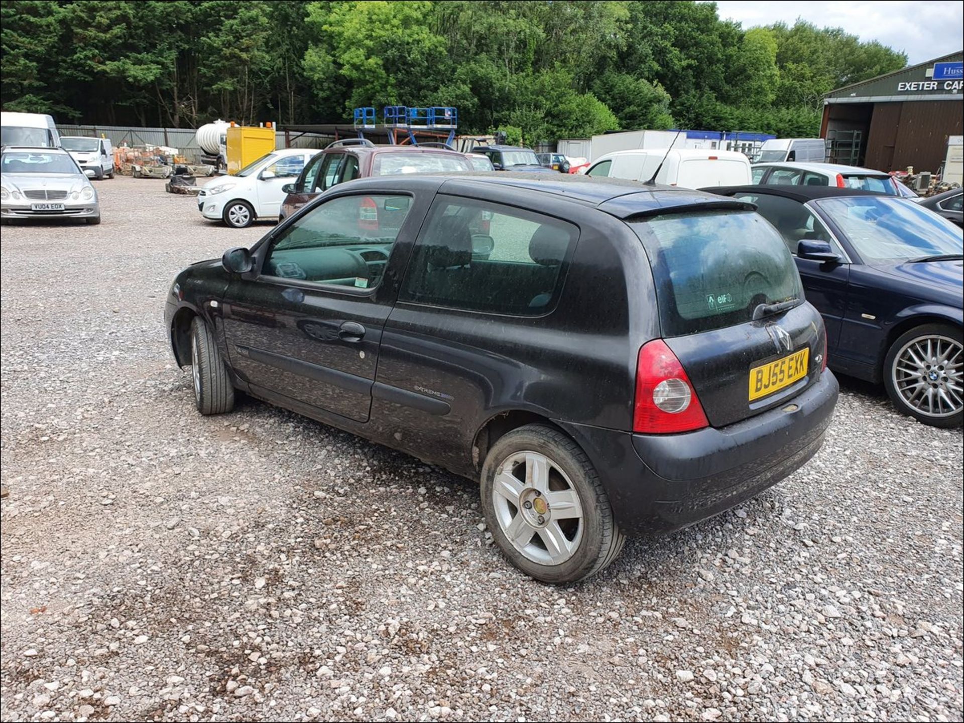 05/55 RENAULT CLIO EXTREME 16V - 1390cc 3dr Hatchback (Black, 75k) - Image 5 of 9