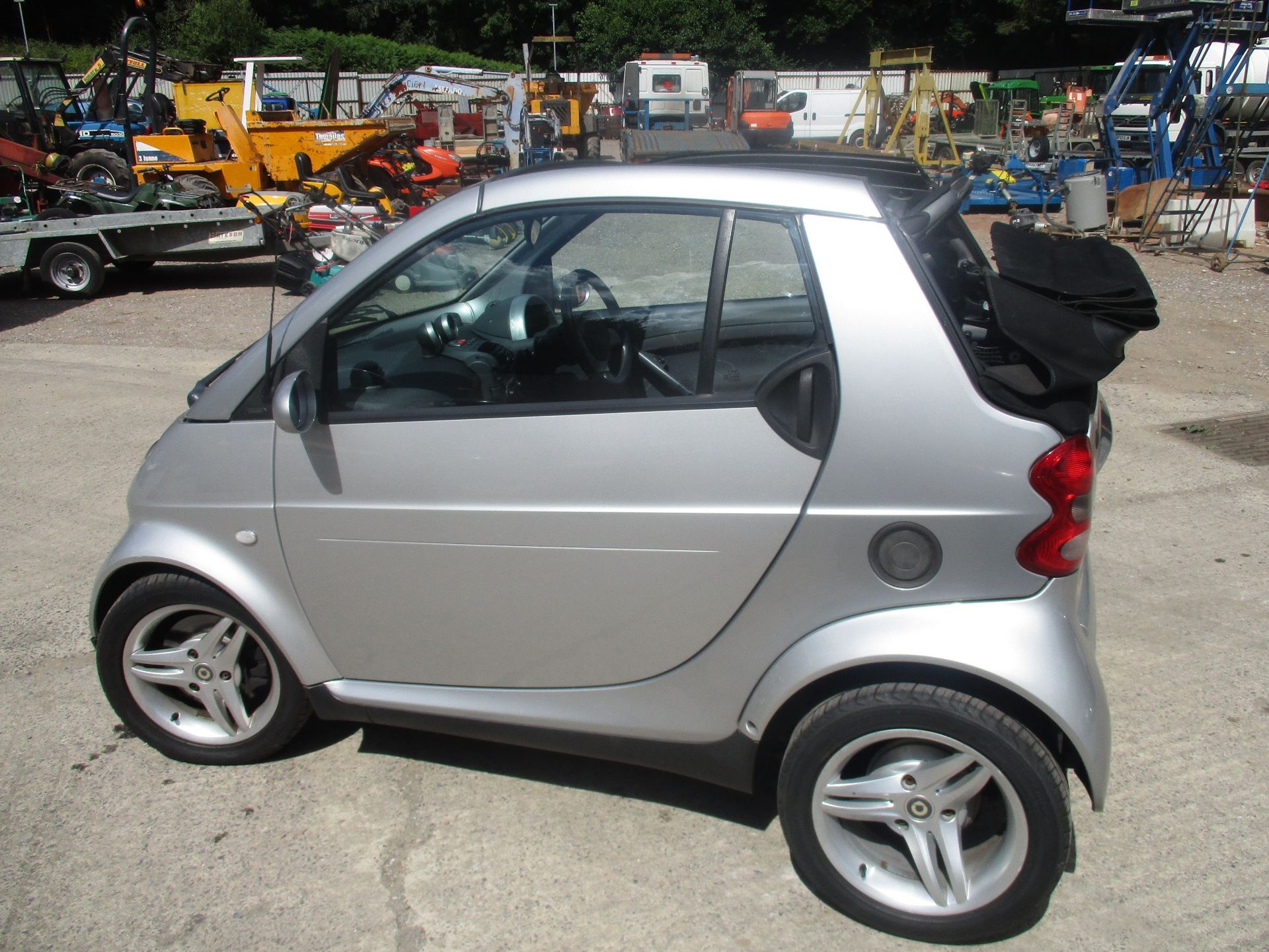 04/04 SMART CITY PASSION 61 AUTO - 698cc 2dr Convertible (Silver, 55k) - Image 8 of 9