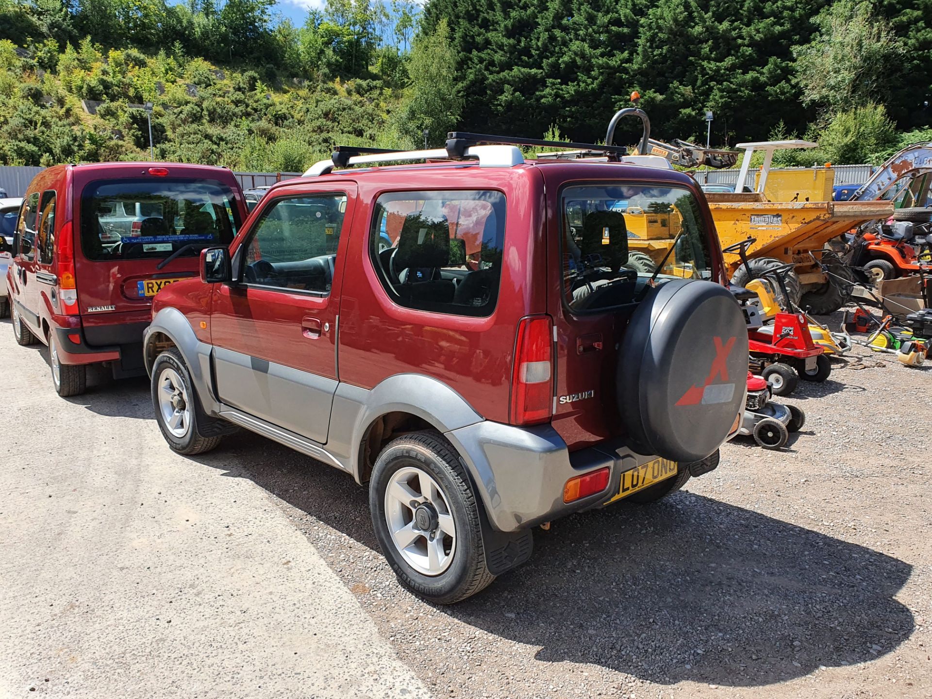 07/07 SUZUKI JIMNY VVT - 1328cc 3dr Estate (Red, 31k) - Image 4 of 11