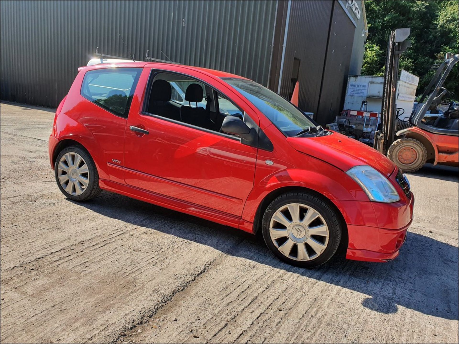 06/06 CITROEN C2 VTS - 1587cc 3dr Hatchback (Red, 89k) - Image 12 of 13