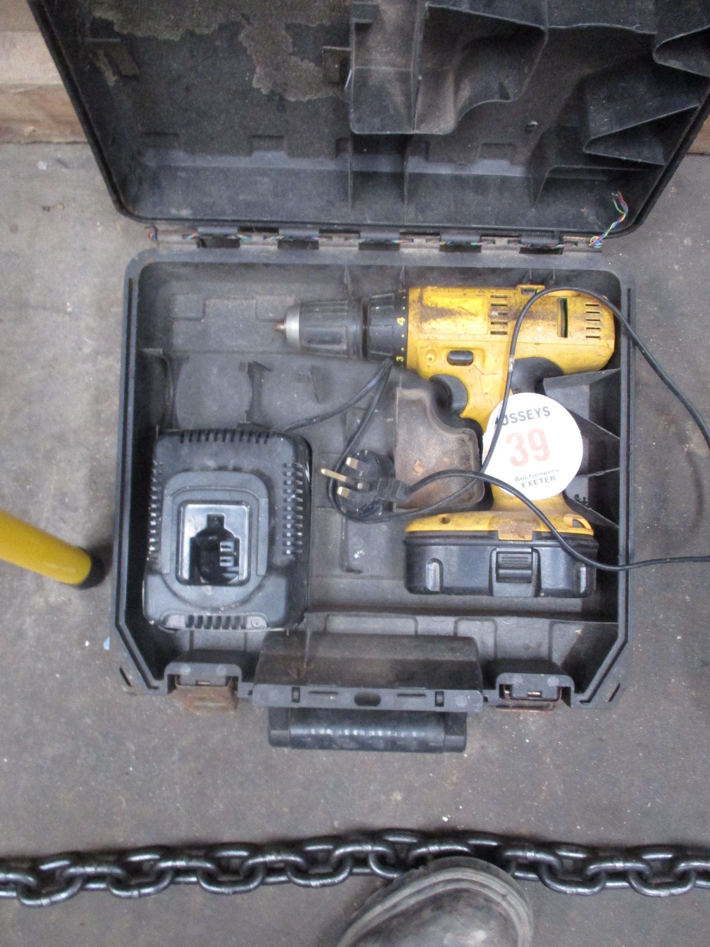 CORDLESS DEWALT DRILL