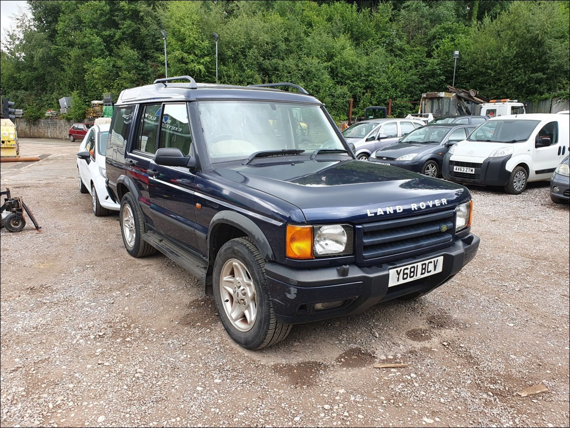 01/Y LAND ROVER DISCOVERY TD5 ES - 2495cc 5dr Estate (Blue, 143k) - Image 2 of 11