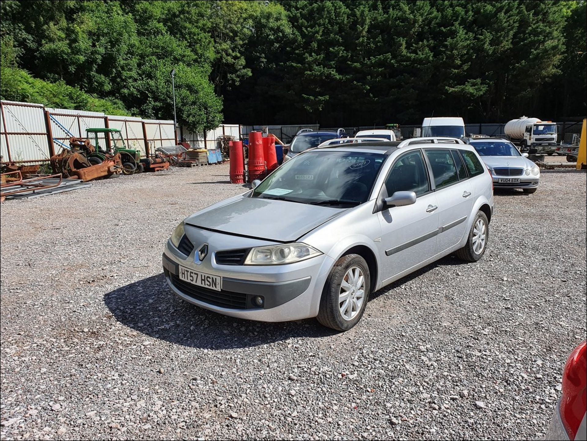 08/57 RENAULT MEGANE DYNAMIQUE - 1598cc 5dr Estate (Silver, 88k) - Image 3 of 15