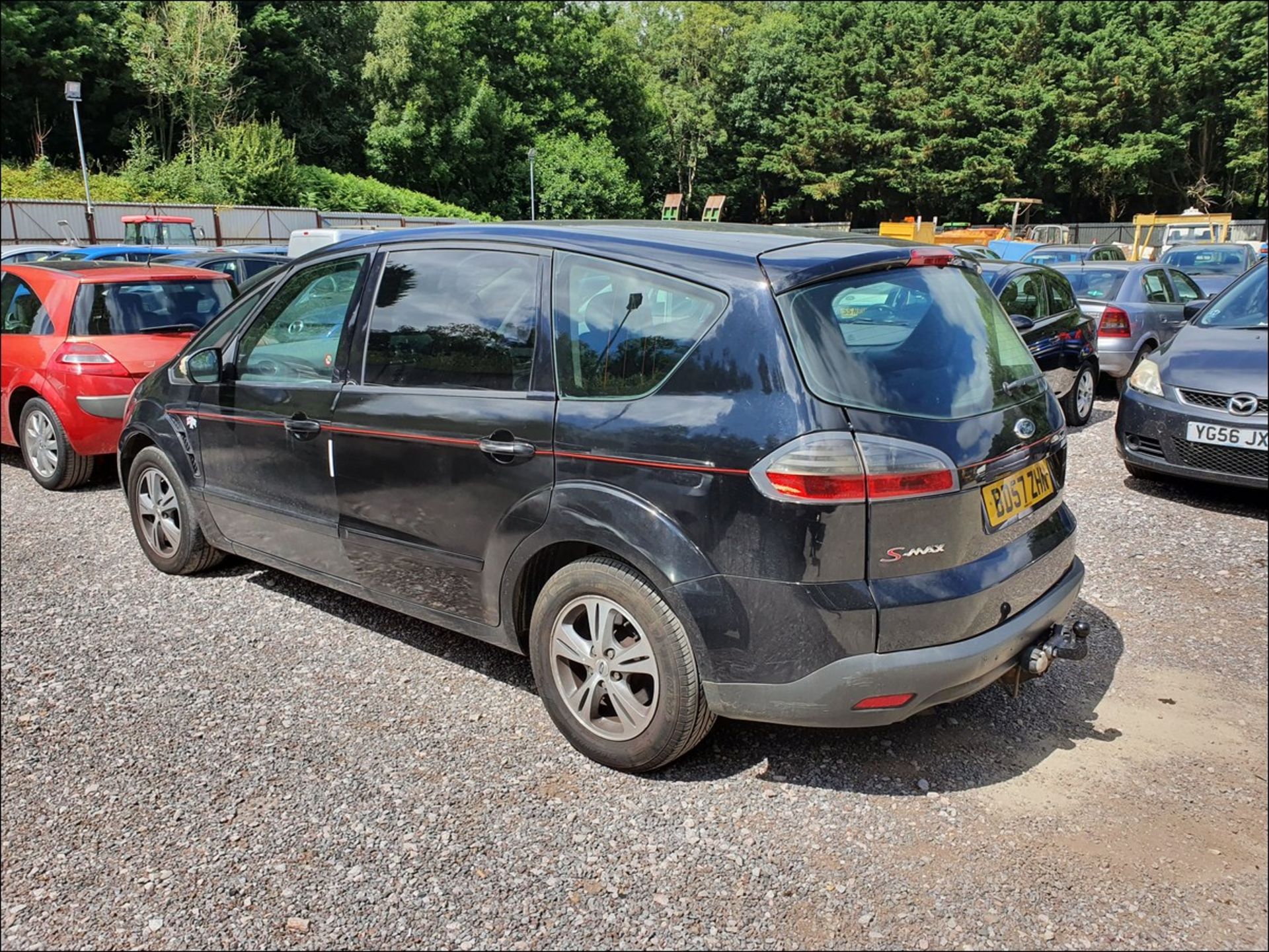 07/57 FORD S-MAX ZETEC TDCI 6G - 1997cc 5dr MPV (Black, 101k) - Image 4 of 6