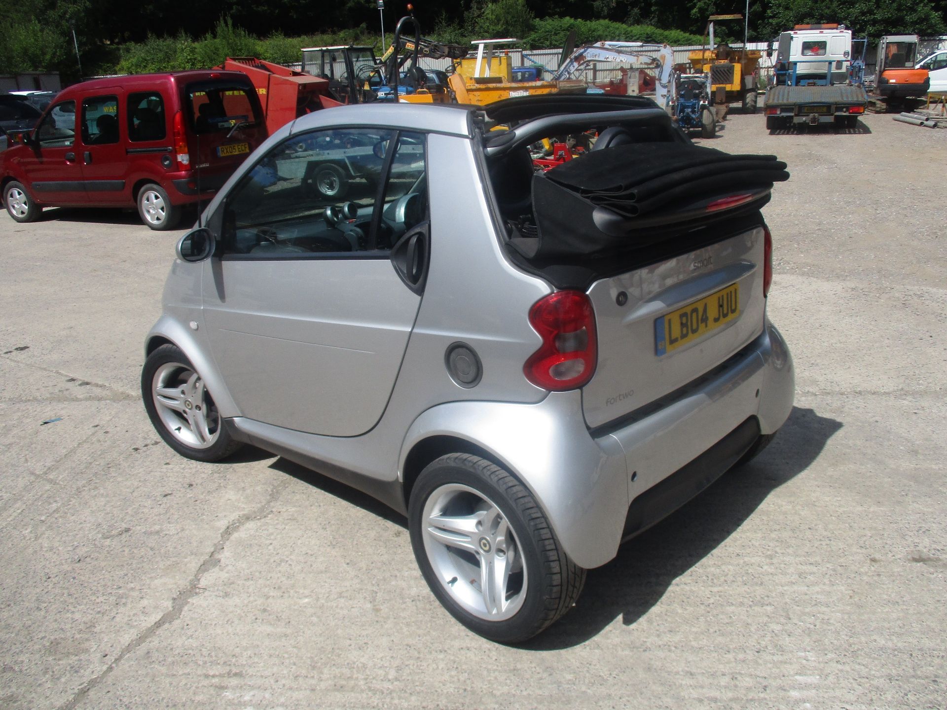 04/04 SMART CITY PASSION 61 AUTO - 698cc 2dr Convertible (Silver, 55k) - Image 9 of 9