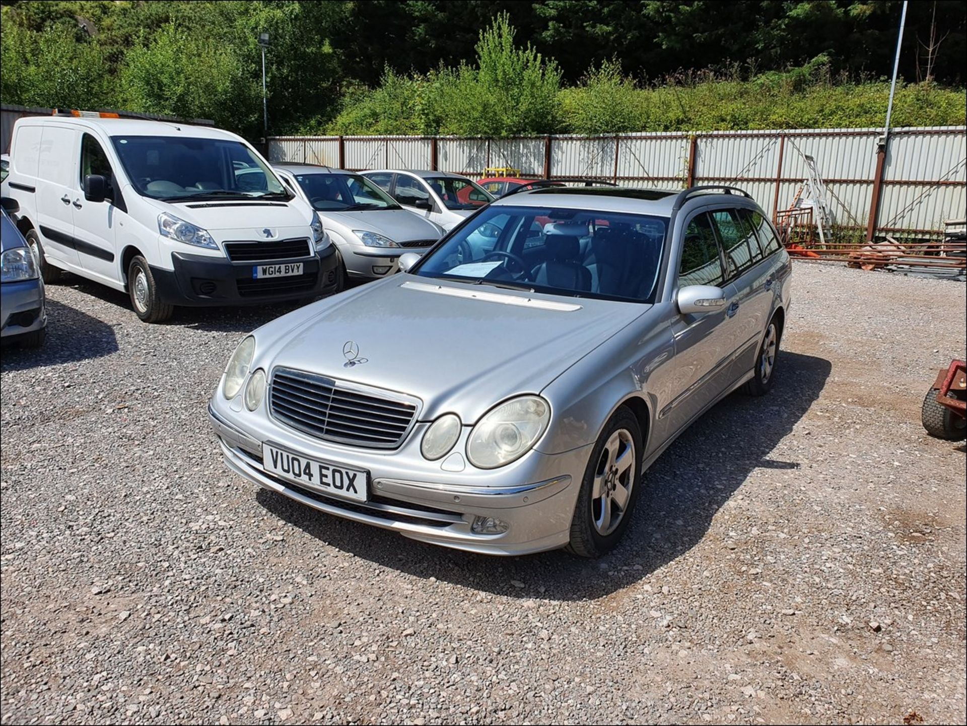 04/04 MERCEDES E320 CDI AVANTGARDE A - 3222cc 5dr Estate (Silver, 171k) - Image 4 of 11