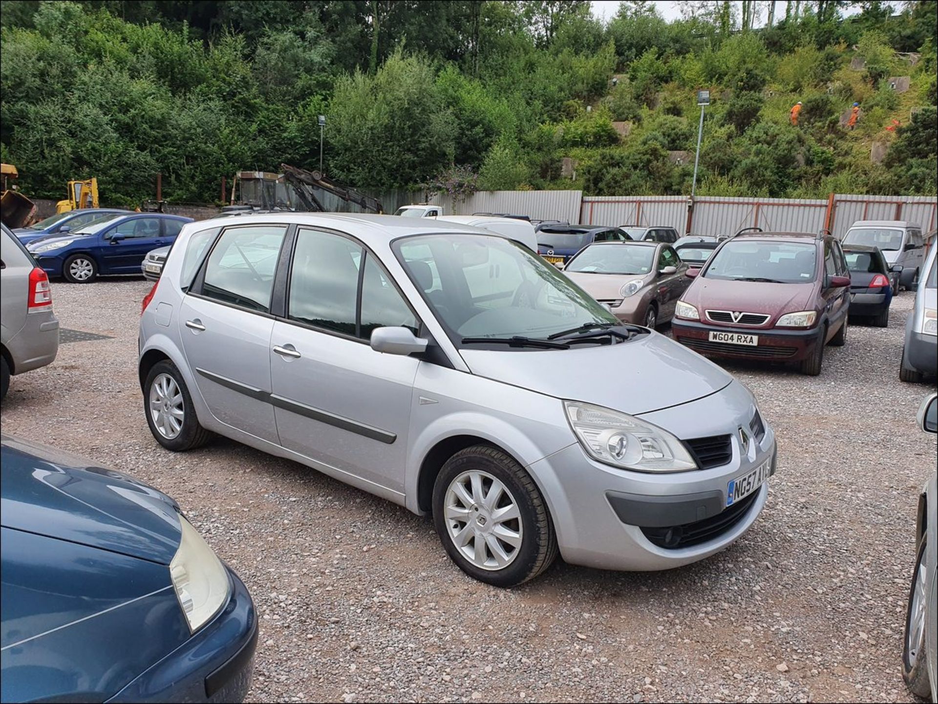 07/57 RENAULT SCENIC DYN VVT - 1598cc 5dr MPV (Silver, 125k) - Image 4 of 10