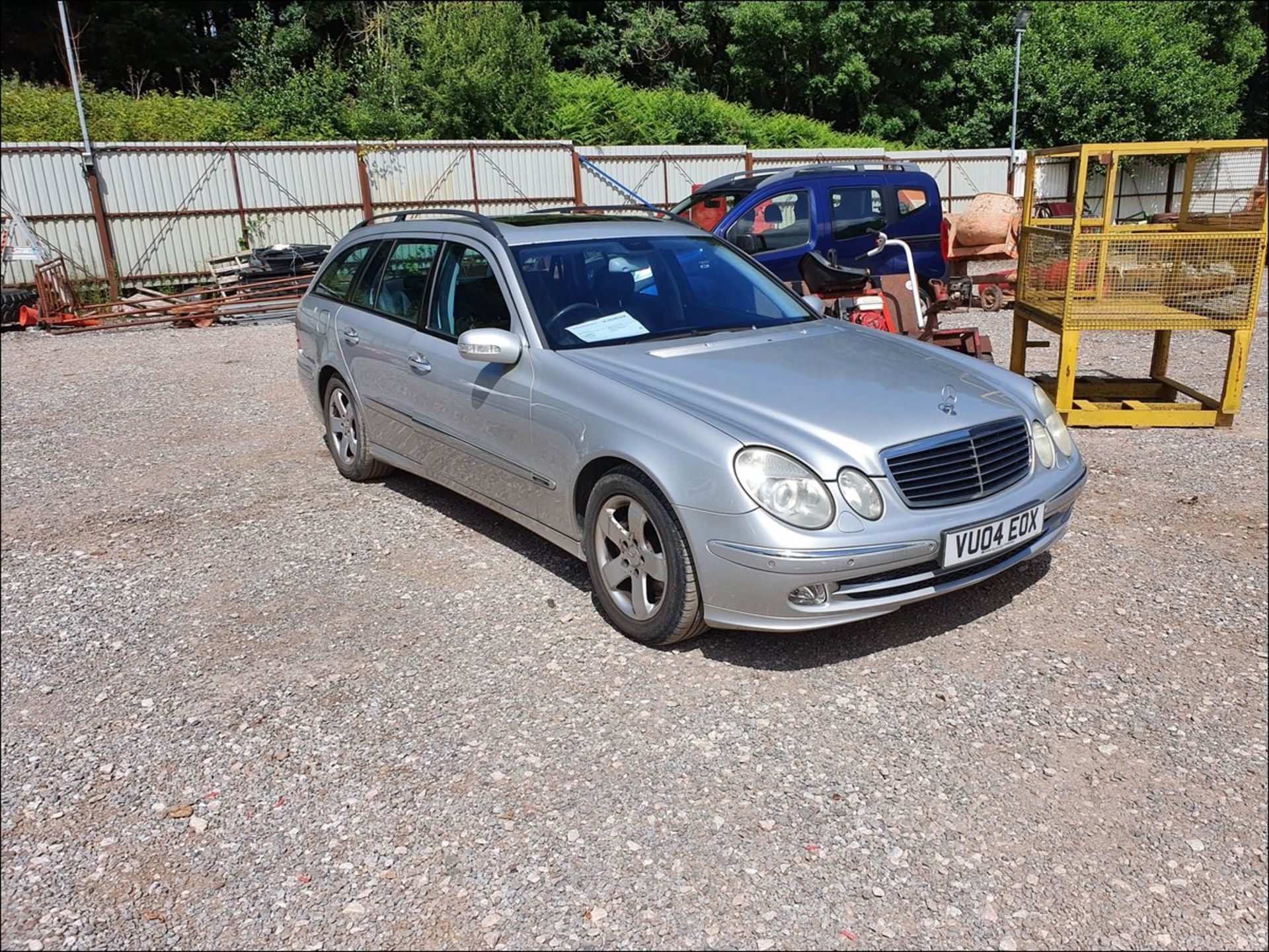 04/04 MERCEDES E320 CDI AVANTGARDE A - 3222cc 5dr Estate (Silver, 171k) - Image 3 of 11