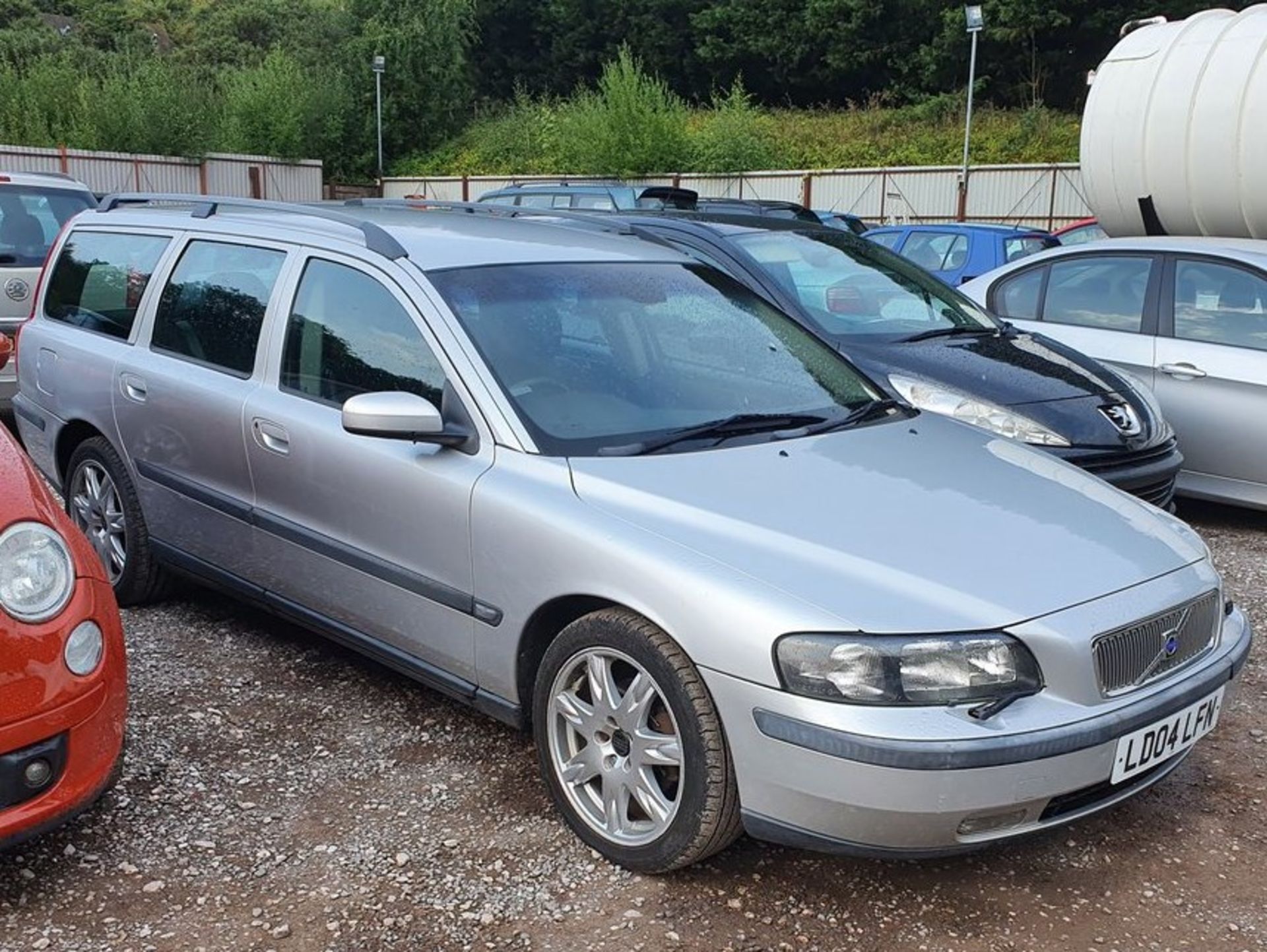 04/04 VOLVO V70 D5 SE - 2401cc 5dr Estate (Silver, 179k)