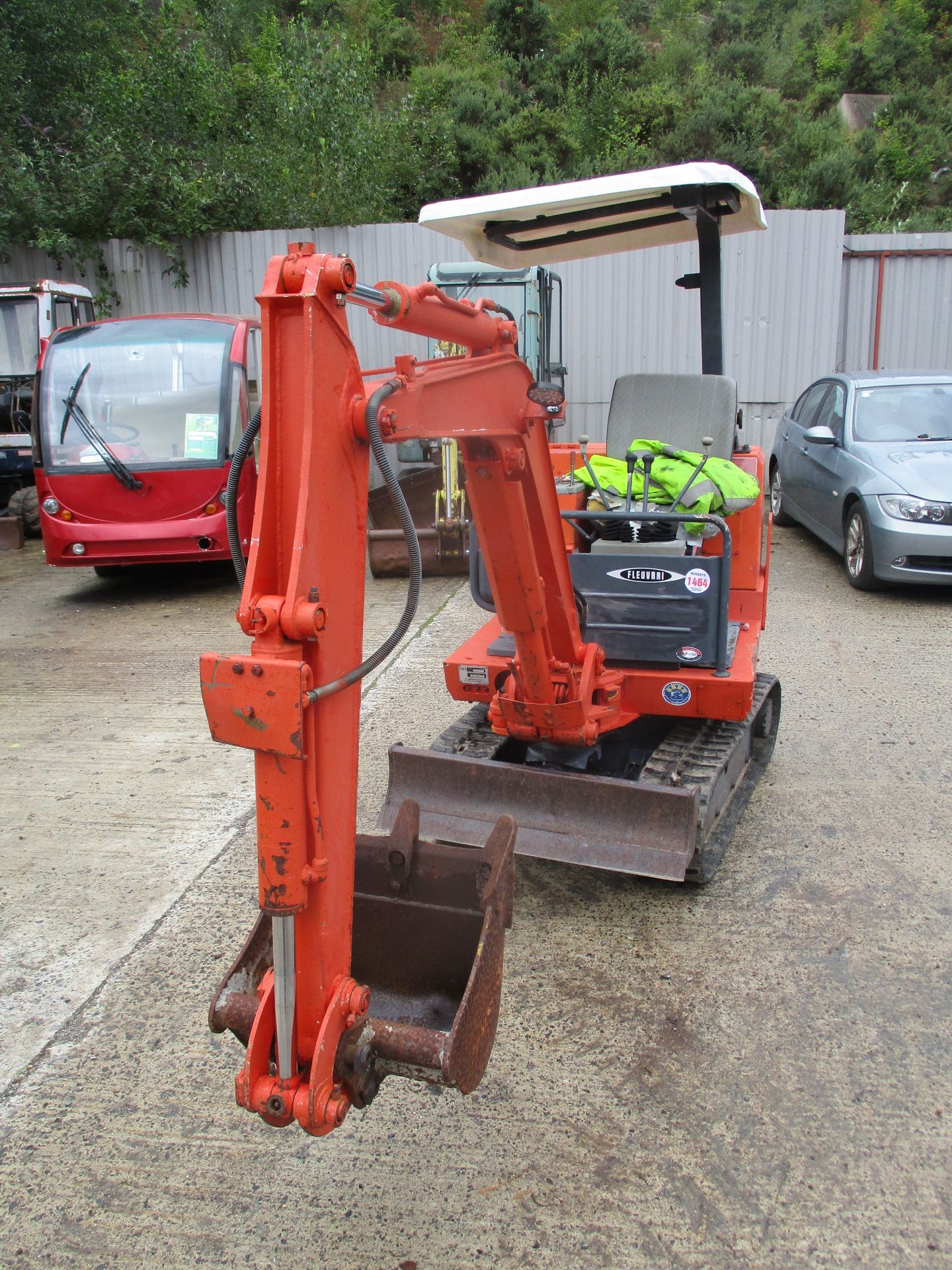 IHI 1.5 TON MINI DIGGER C/W 1 BUCKET 2503HRS RDD - Image 2 of 7