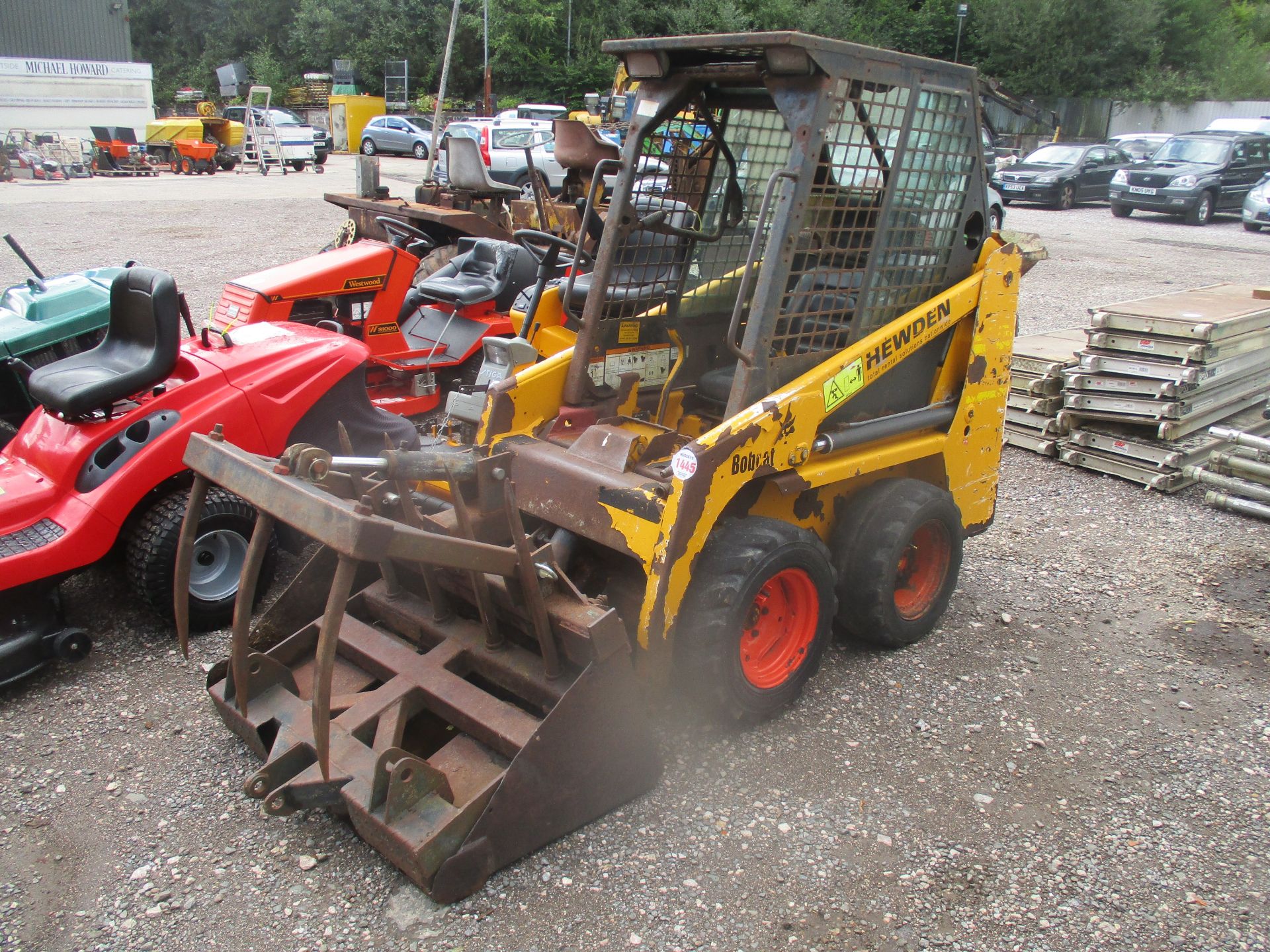 BOBCAT 463 SKIDSTEER C/W GRAB & SPIKE 2001