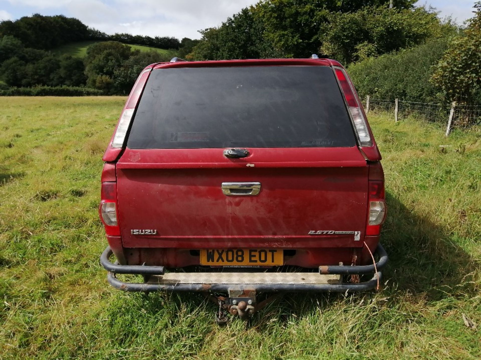 08/08 ISUZU - 2499cc 4dr 4x4 (Red, 126k) - Image 4 of 4