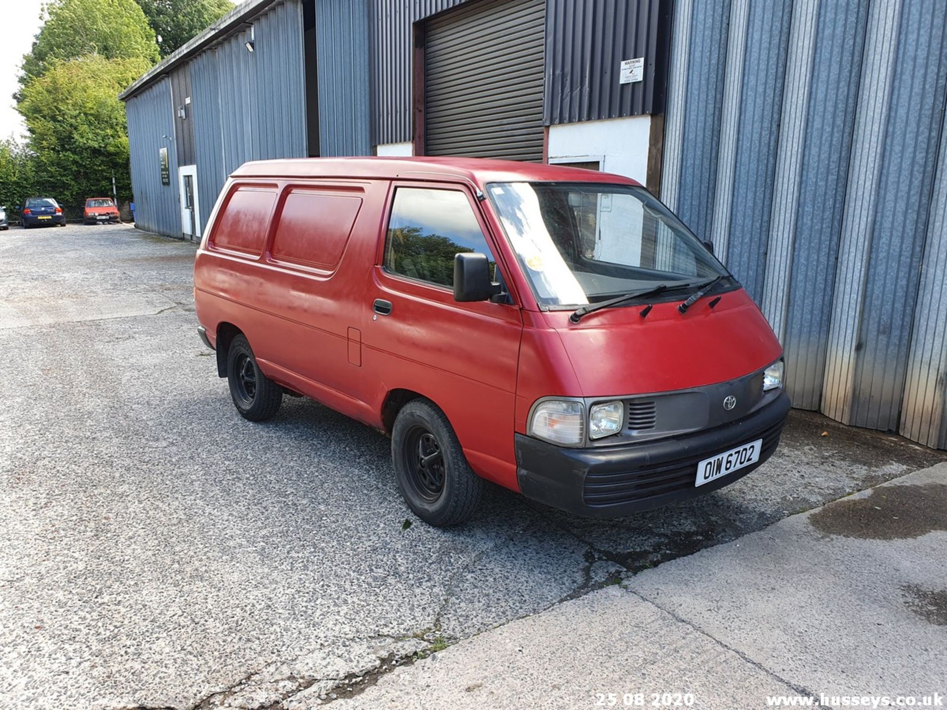 1993 TOYOTA LITEACE - 2000cc 4dr Van (Red, 71k) - Image 2 of 11