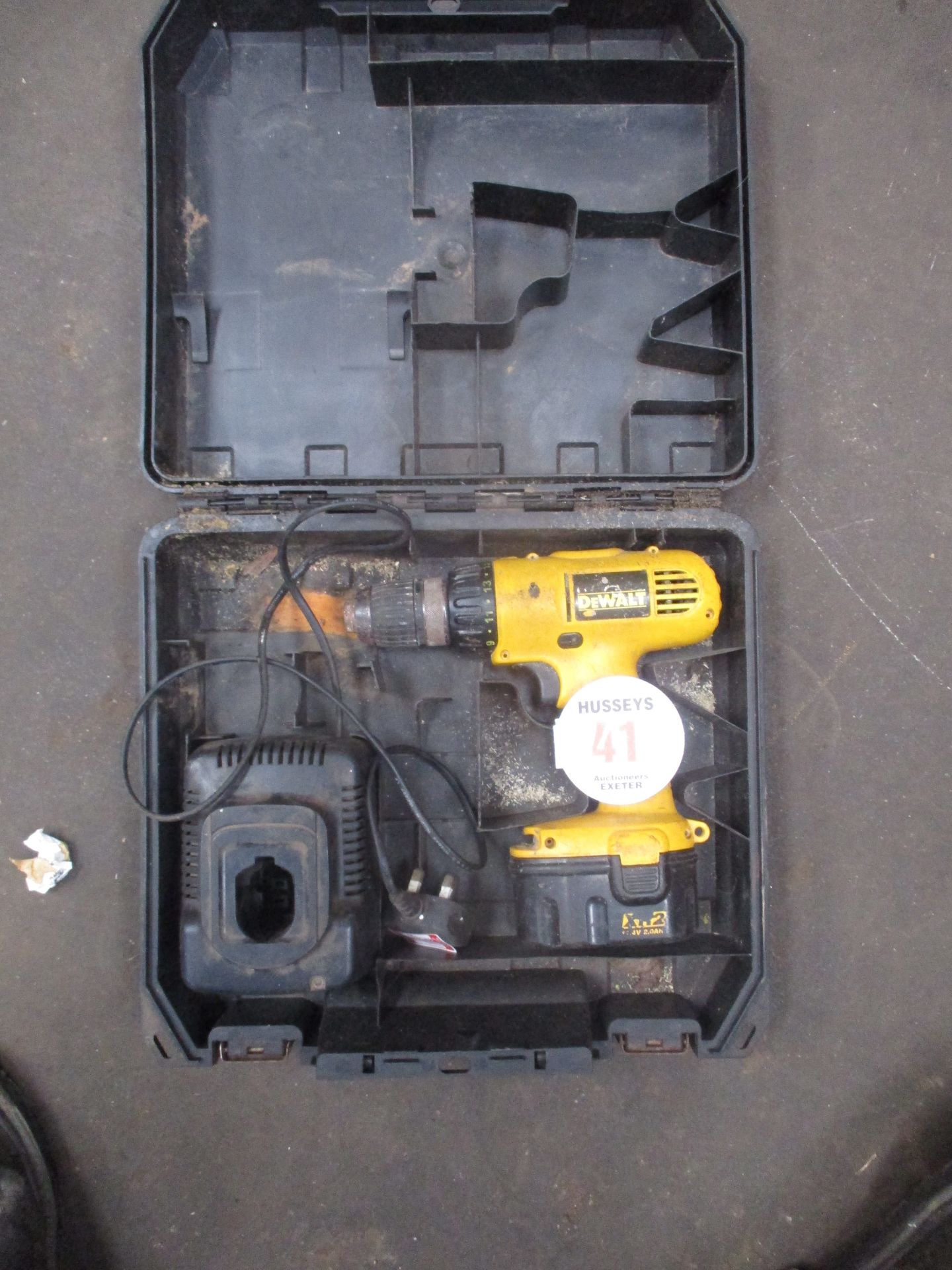 CORDLESS DEWALT DRILL