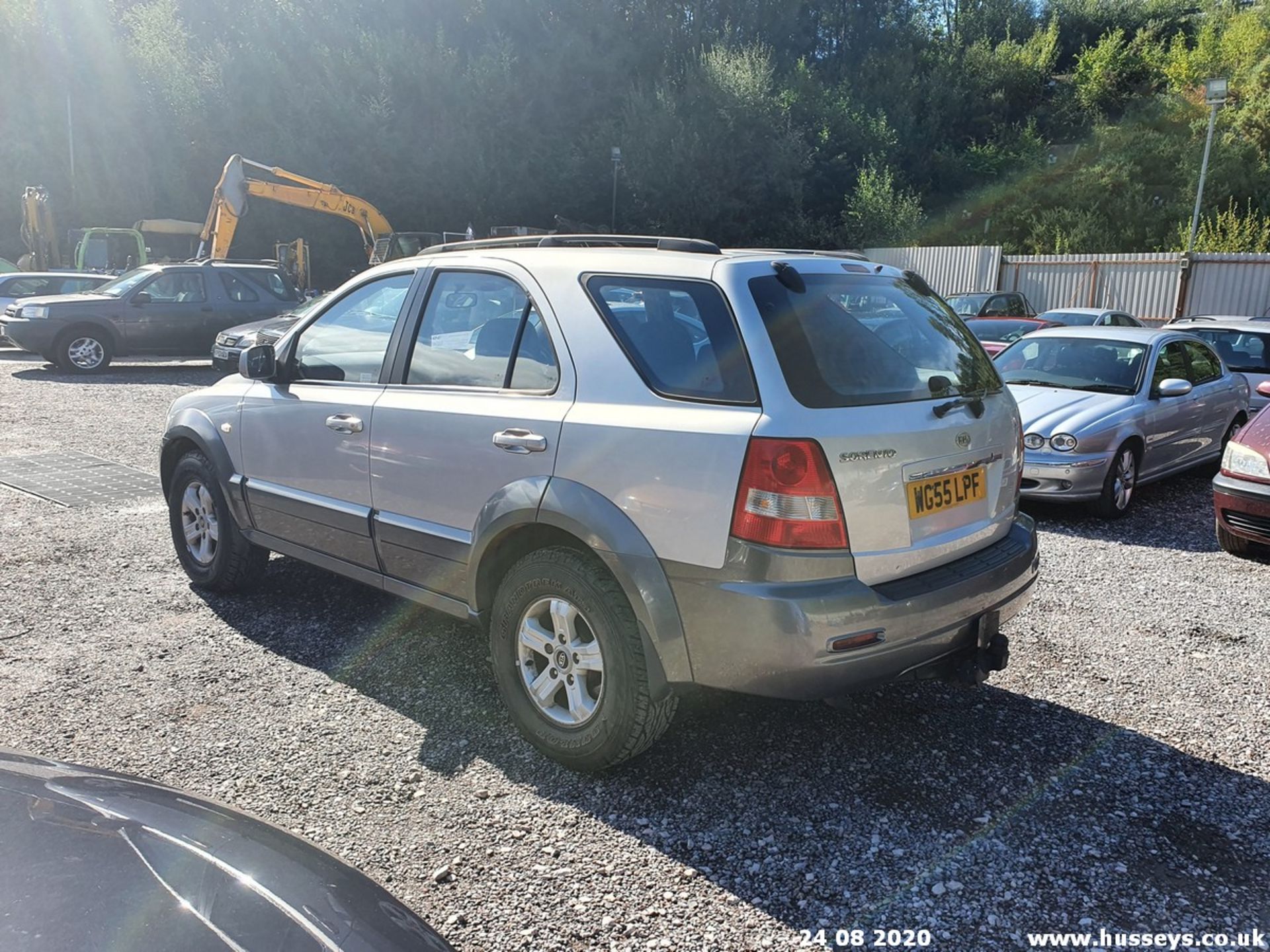 05/55 KIA SORENTO CRDI XE AUTO - 2497cc 5dr Estate (Silver, 136k) - Image 4 of 14