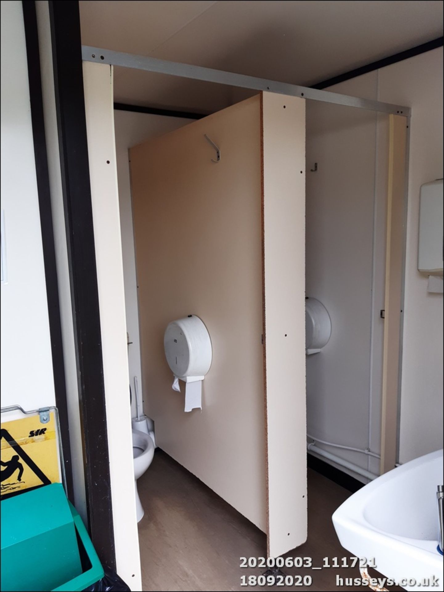 TOILET BLOCK 10' x 23' (LOCATED PLYMOUTH) - Image 3 of 5