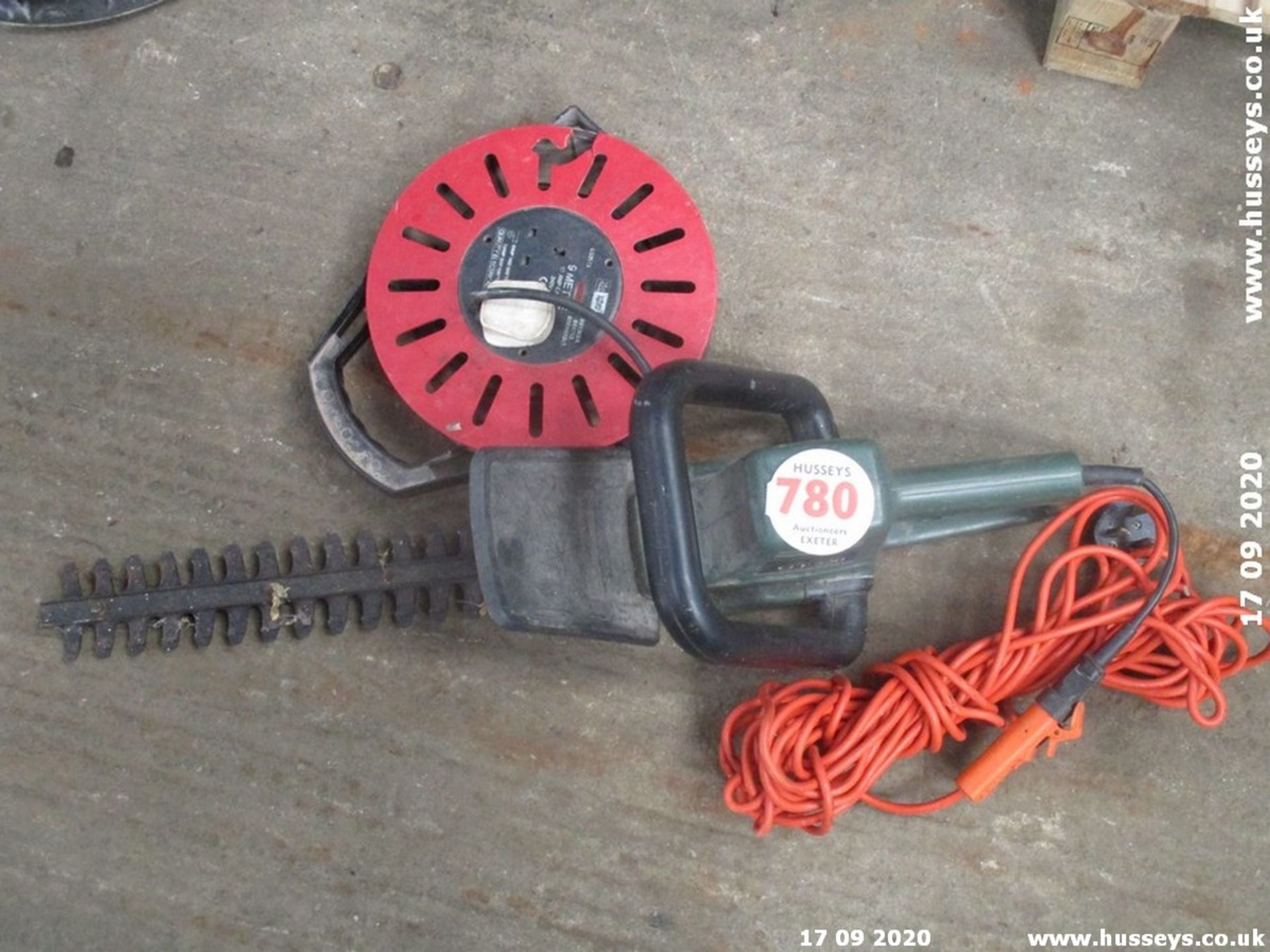 ELEC HEDGE TRIMMER & EXTENSION LEAD