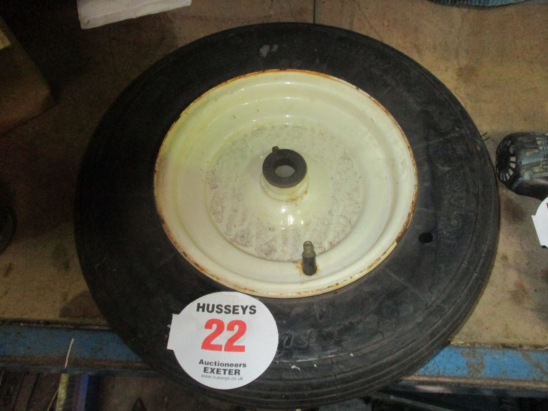 WHEELBARROW WHEEL & TYRE