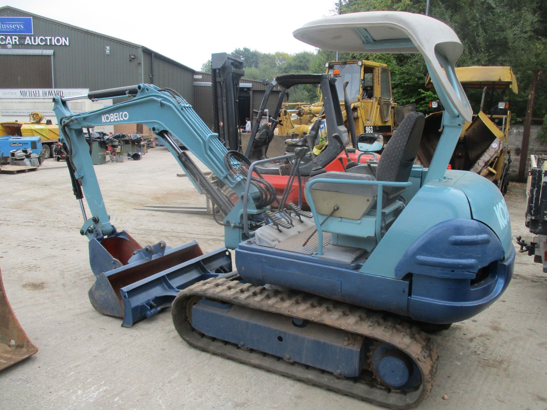 KOBELCO 2.5 TON MINI DIGGER - Image 4 of 4