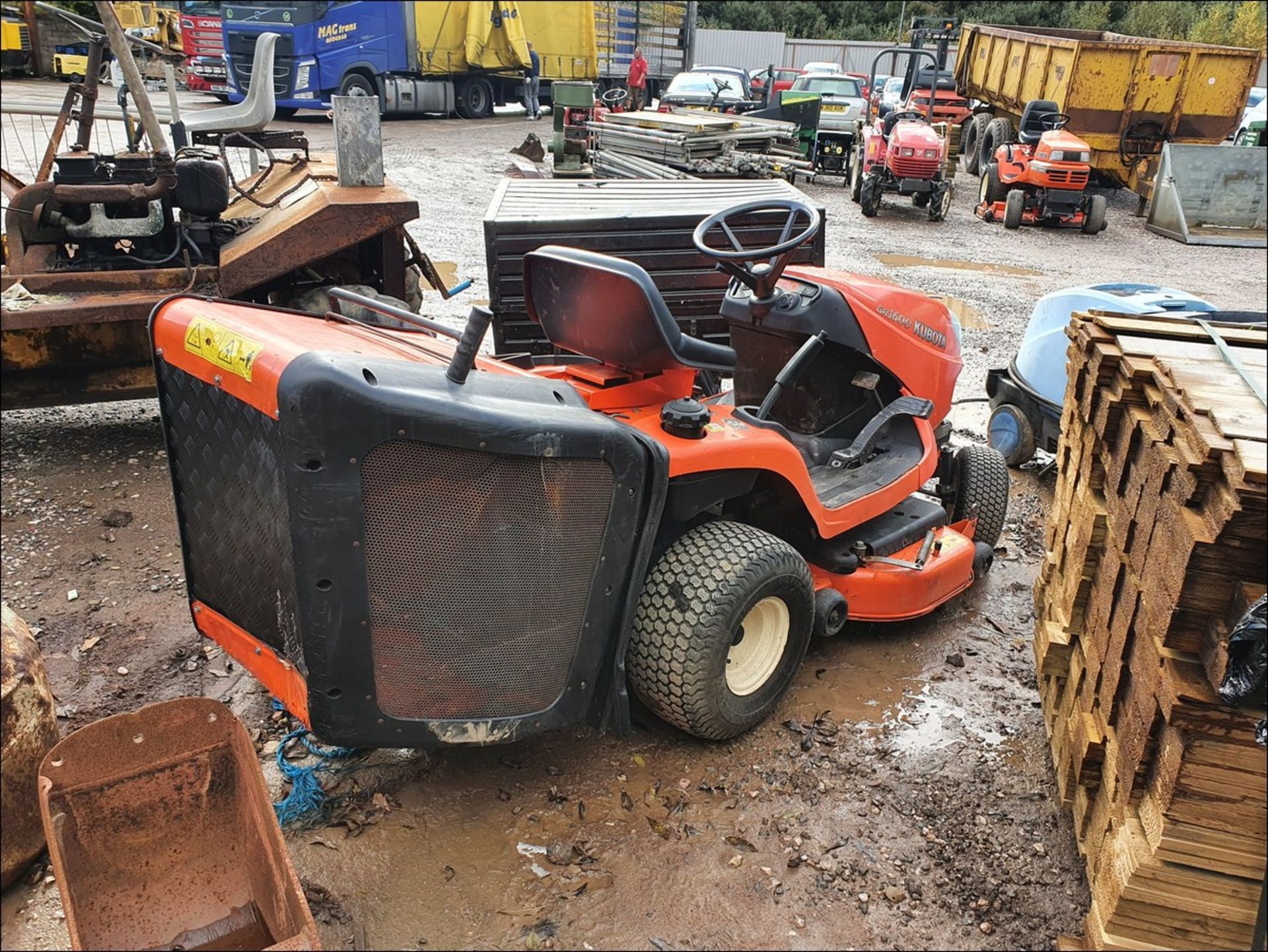 KUBOTA GR1600 RIDE ON MOWER - WITH KEYS - Image 2 of 3