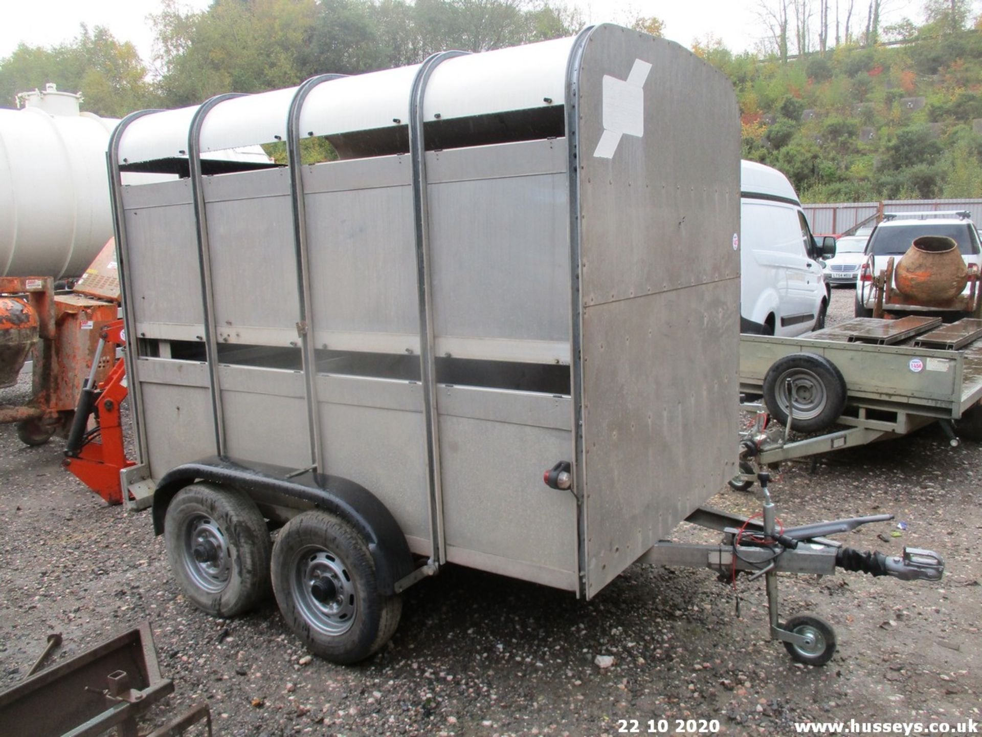 8FT IFOR WILLIAMS LIVESTOCK TRAILER C/W SHEEP DECKS - Image 2 of 4