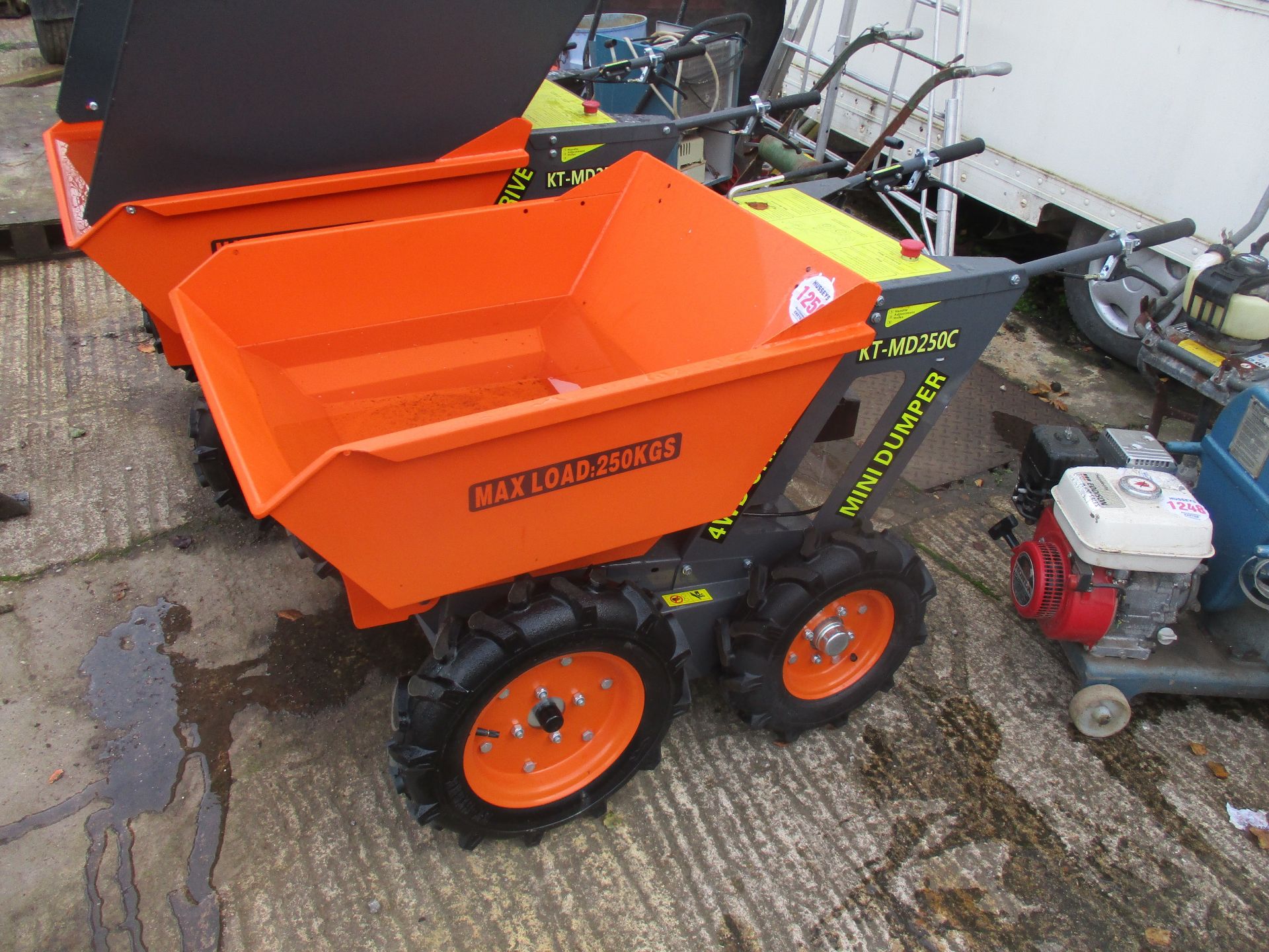 4X4 MINI DUMPER UNUSED