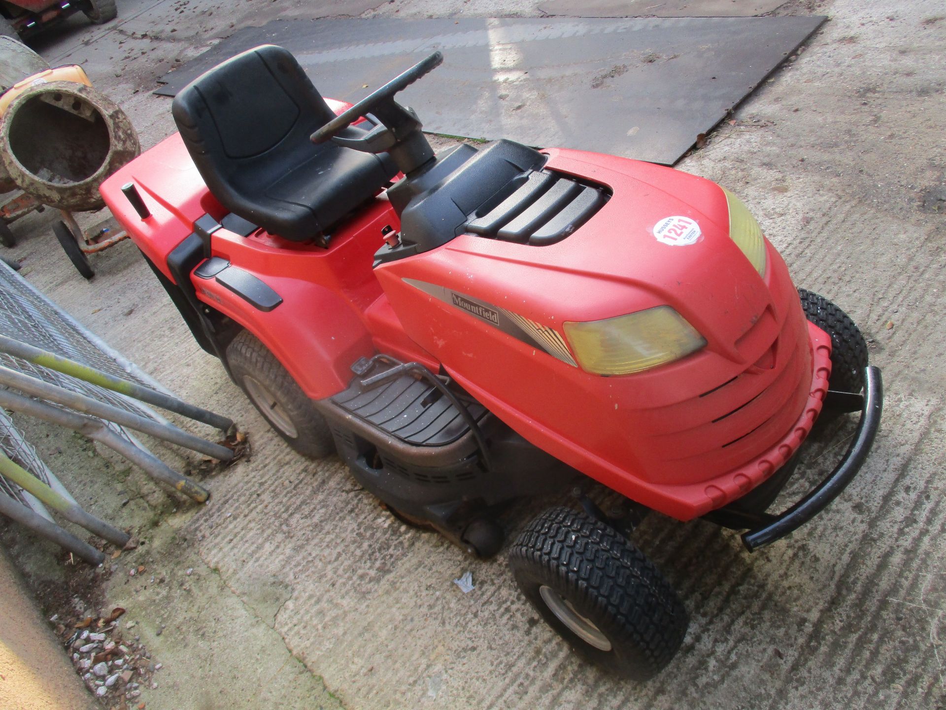 MOUNTFIELD RIDE ON MOWER - Image 2 of 3