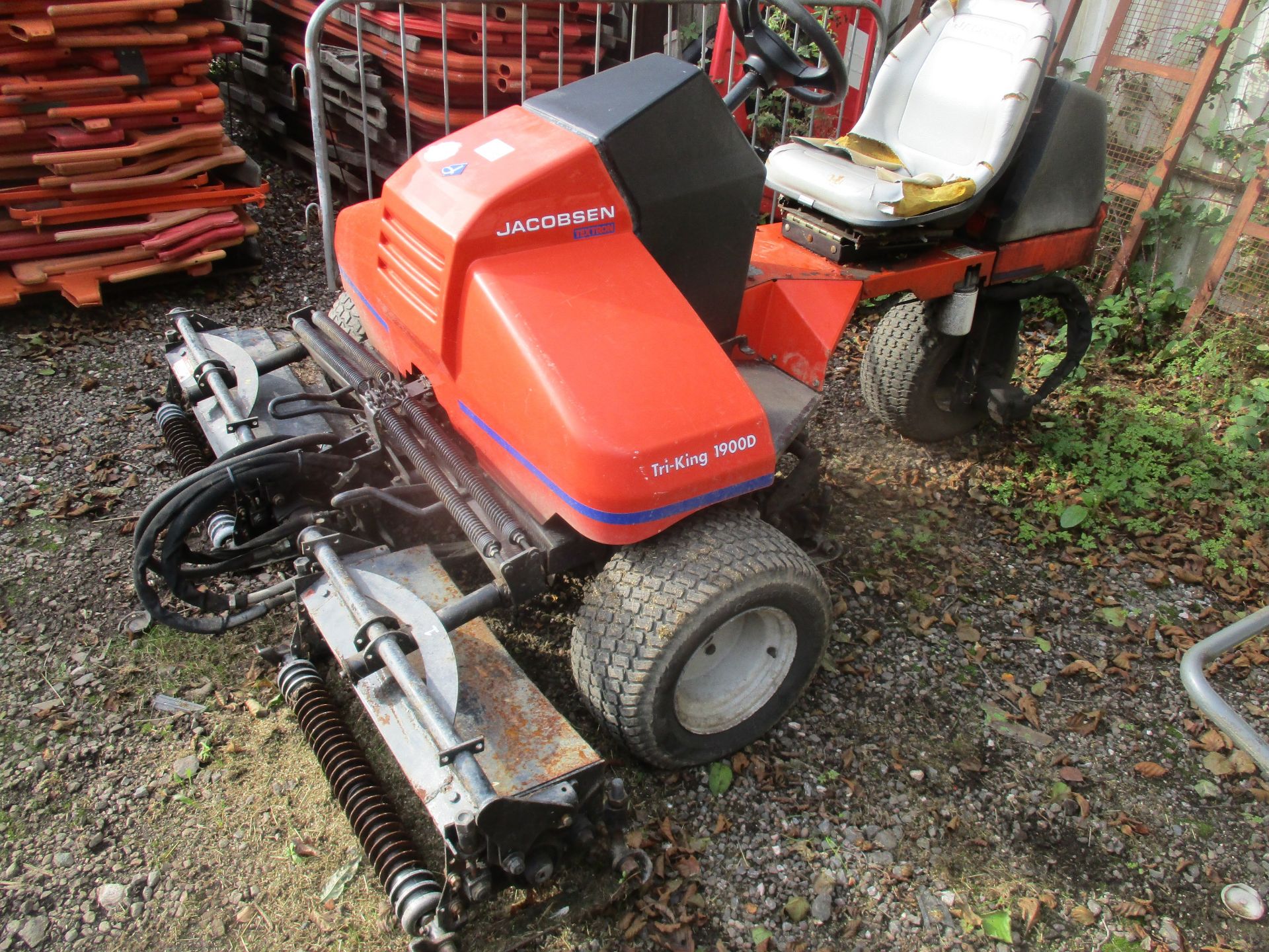 JACOBSON TRI-KING 1900D MOWER