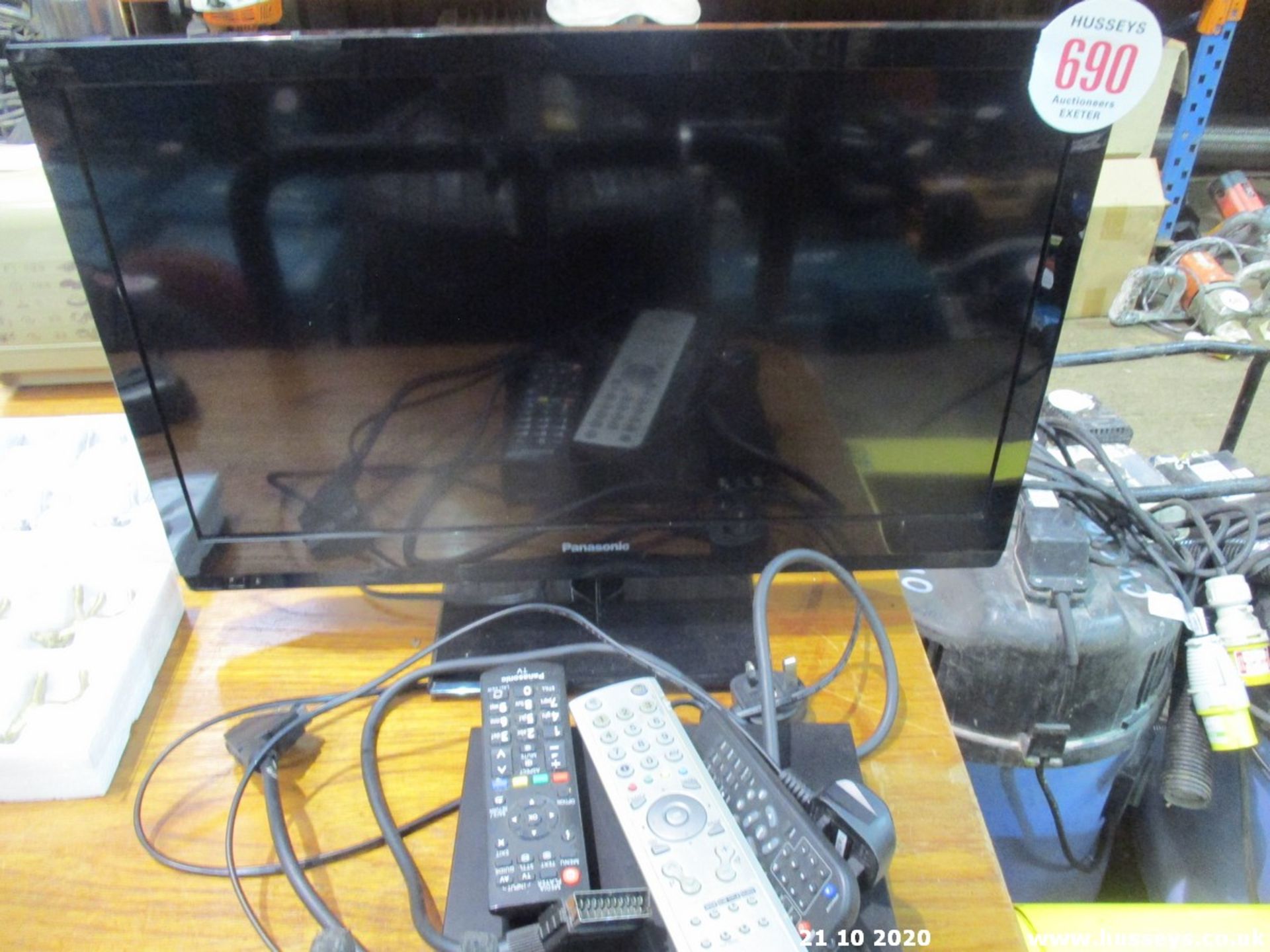 PANASONIC TV C/W DVD PLAYER